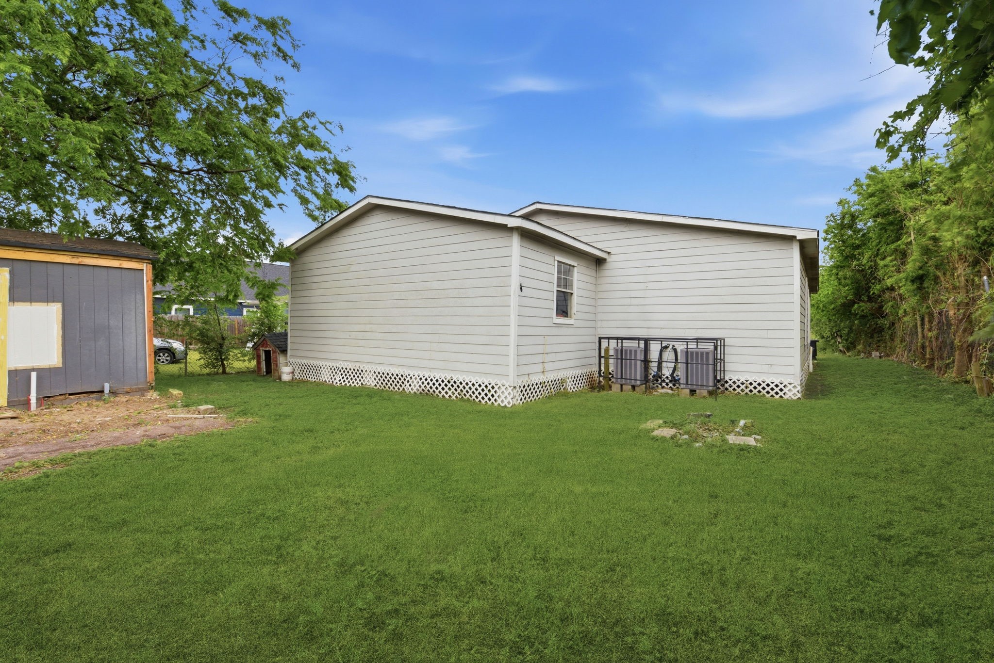 303 Gans Street B Property Photo 23