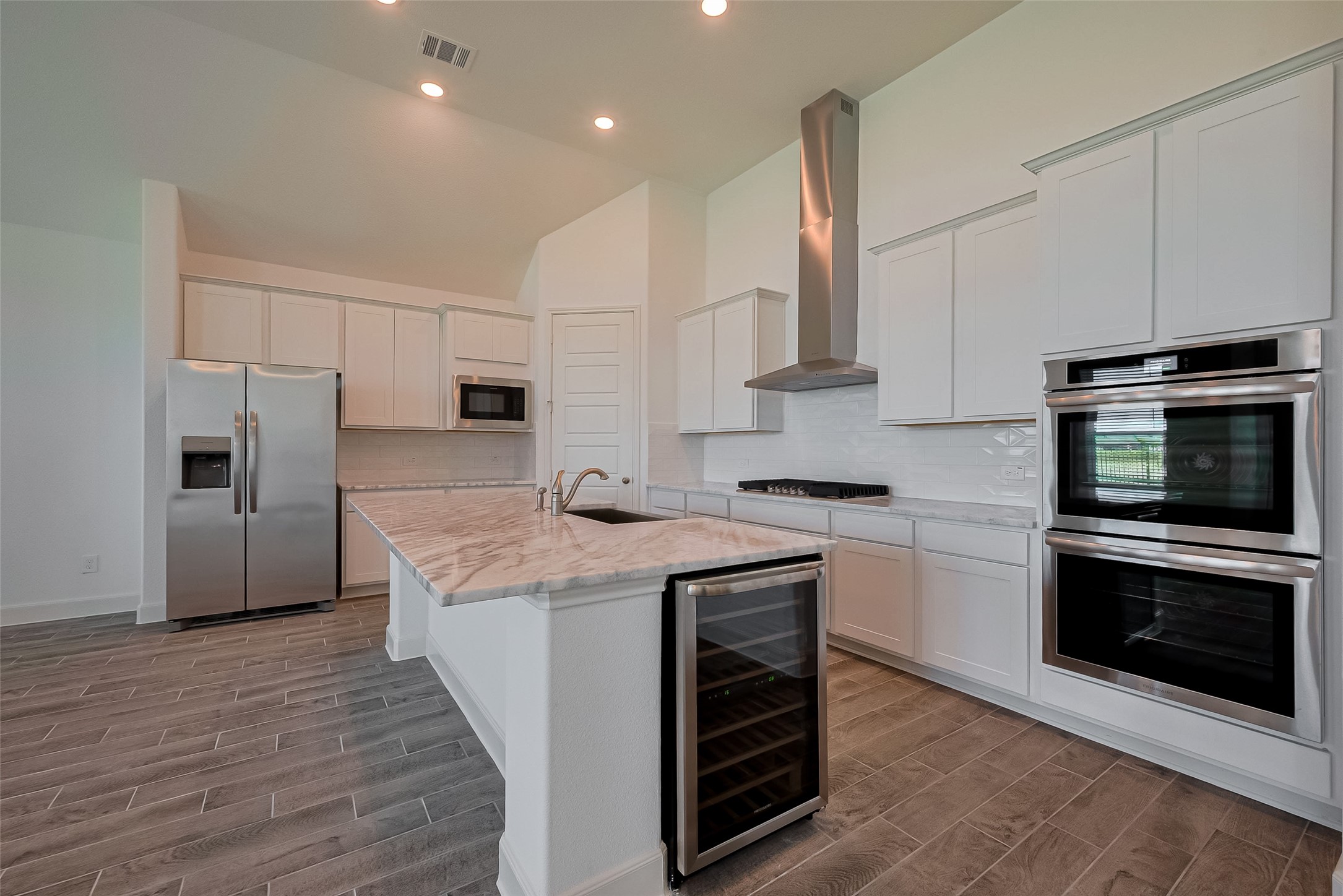 13616 Ballast Green Drive Property Photo 1