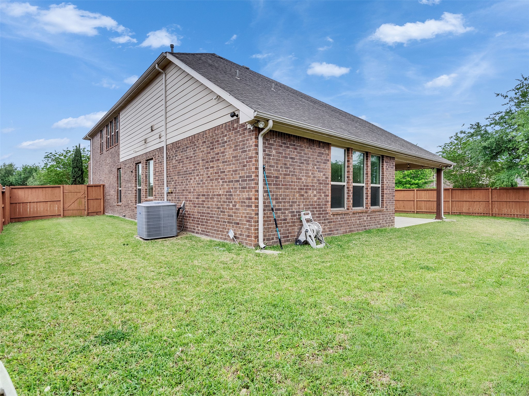 17026 Chalmers Close Court Property Photo 29
