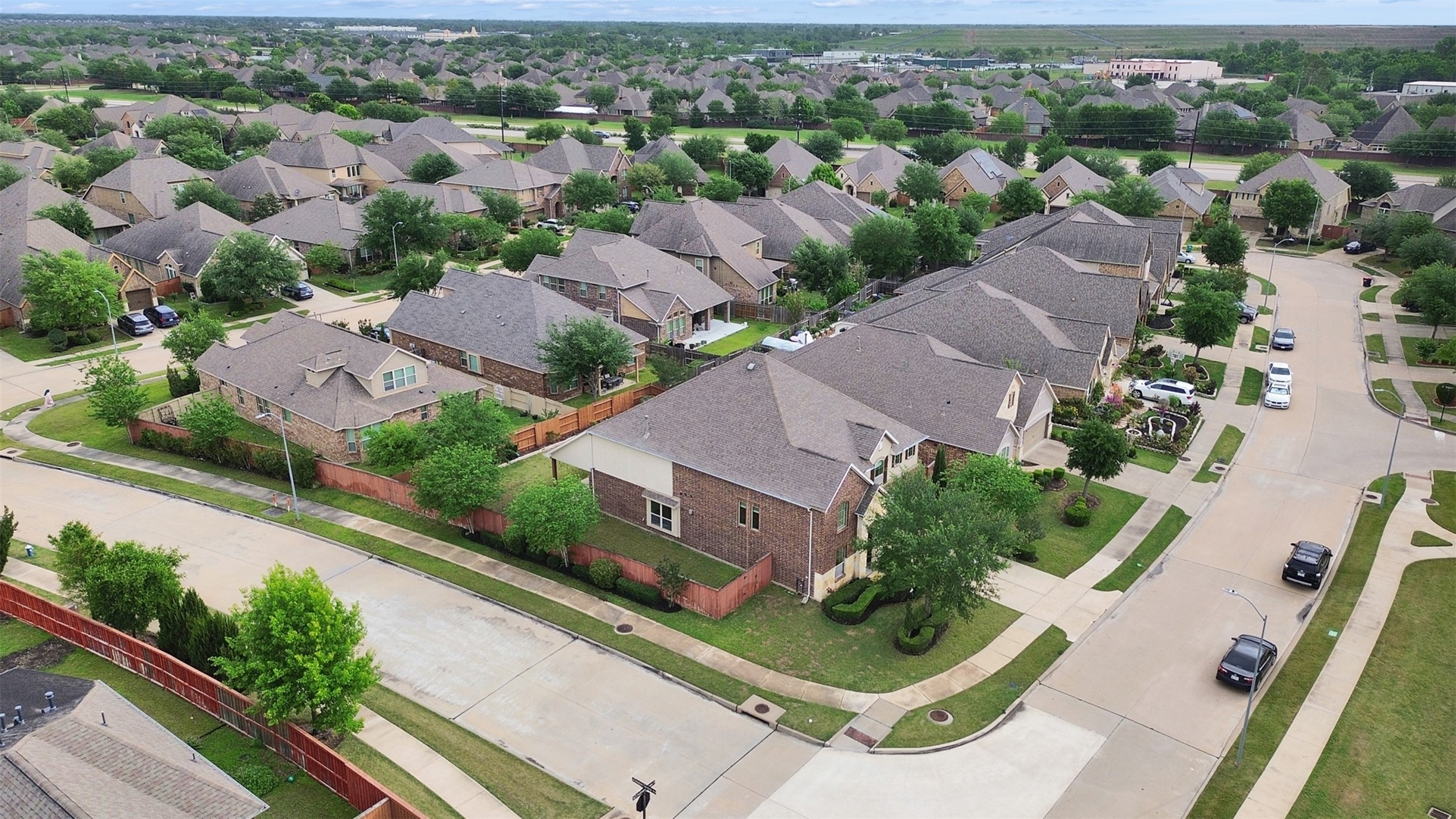 17026 Chalmers Close Court Property Photo 43