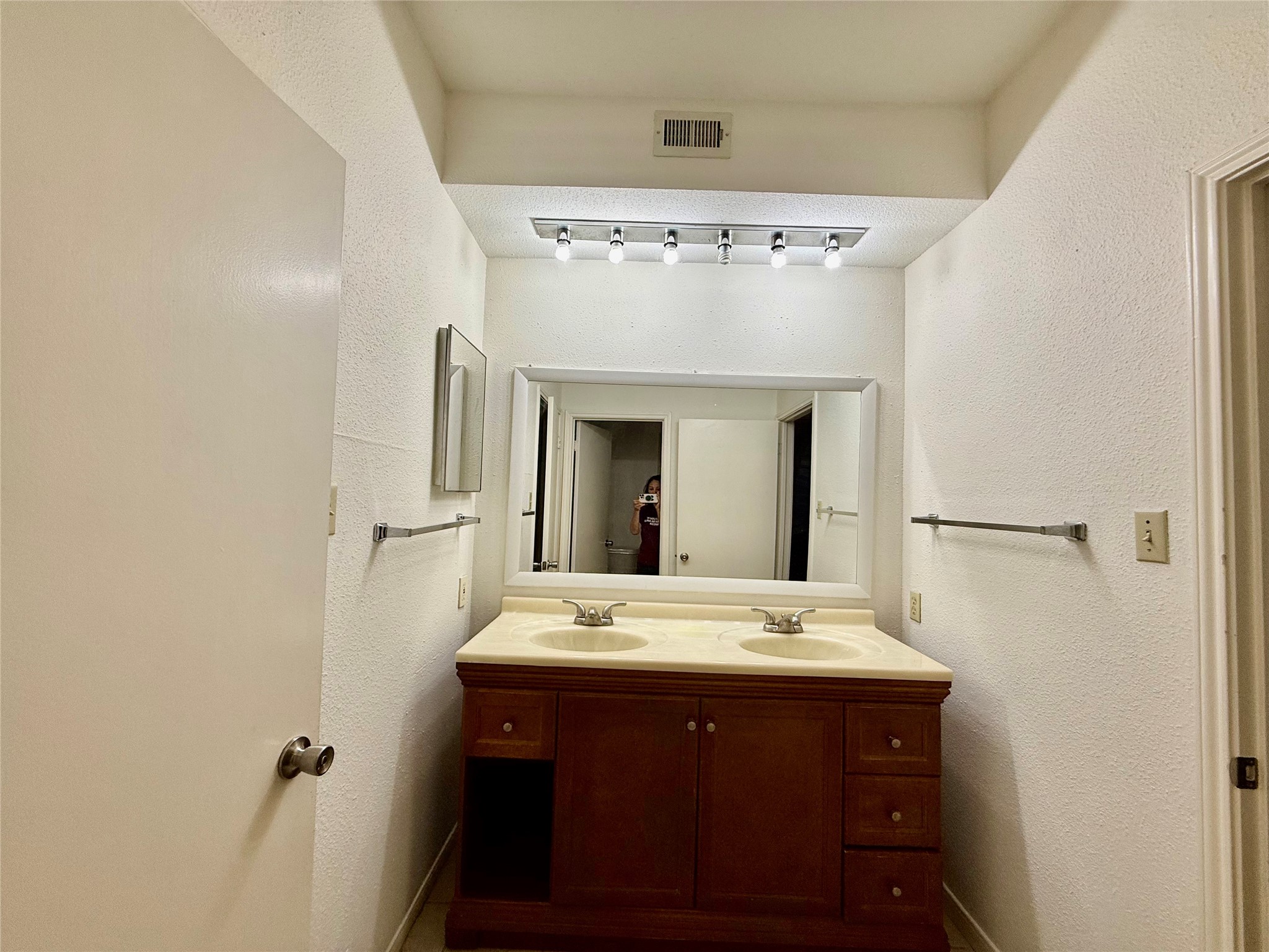 8055 Cambridge Street 71 Property Photo 20