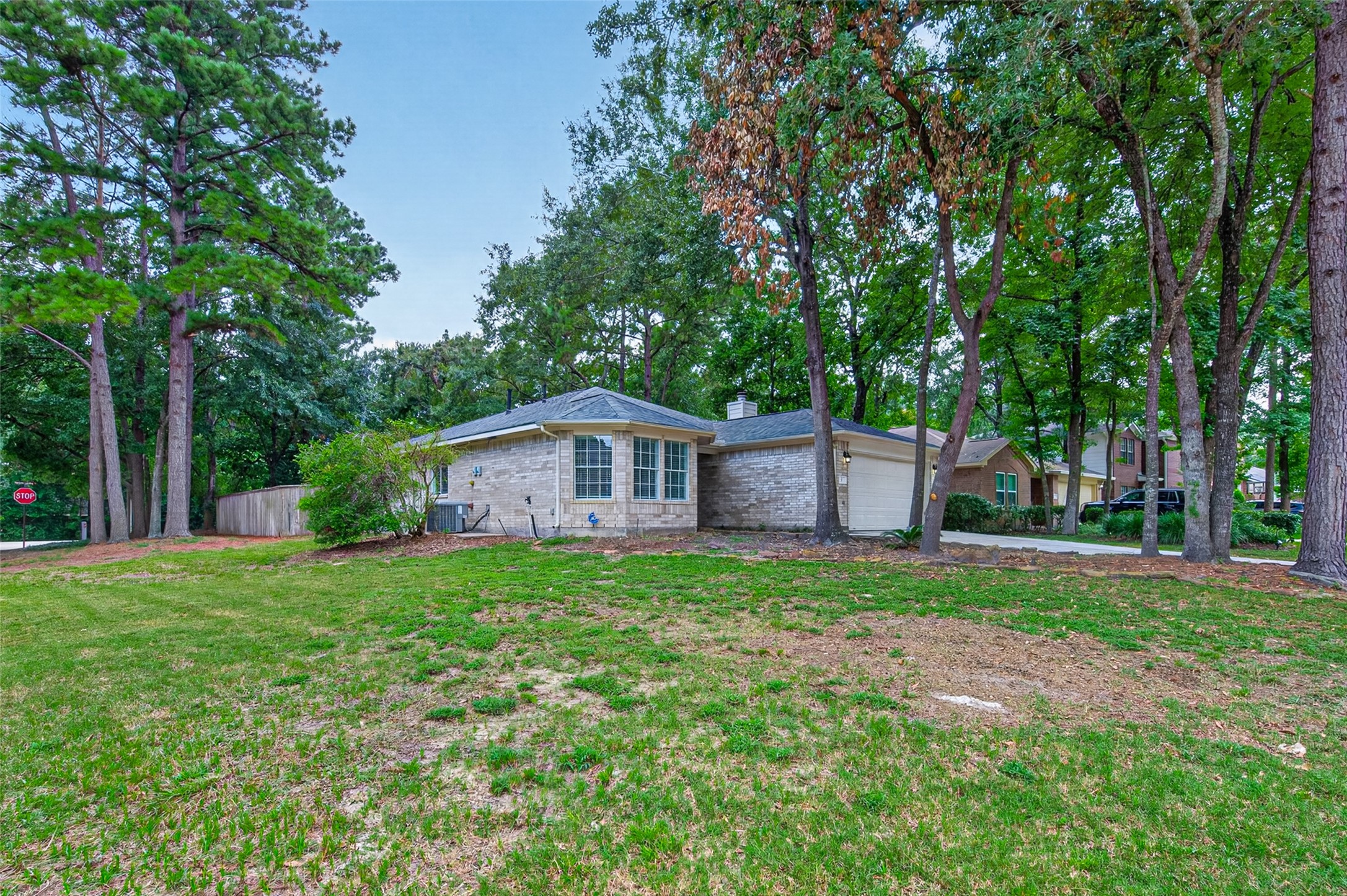 3 Steep Trail Place Property Photo 2