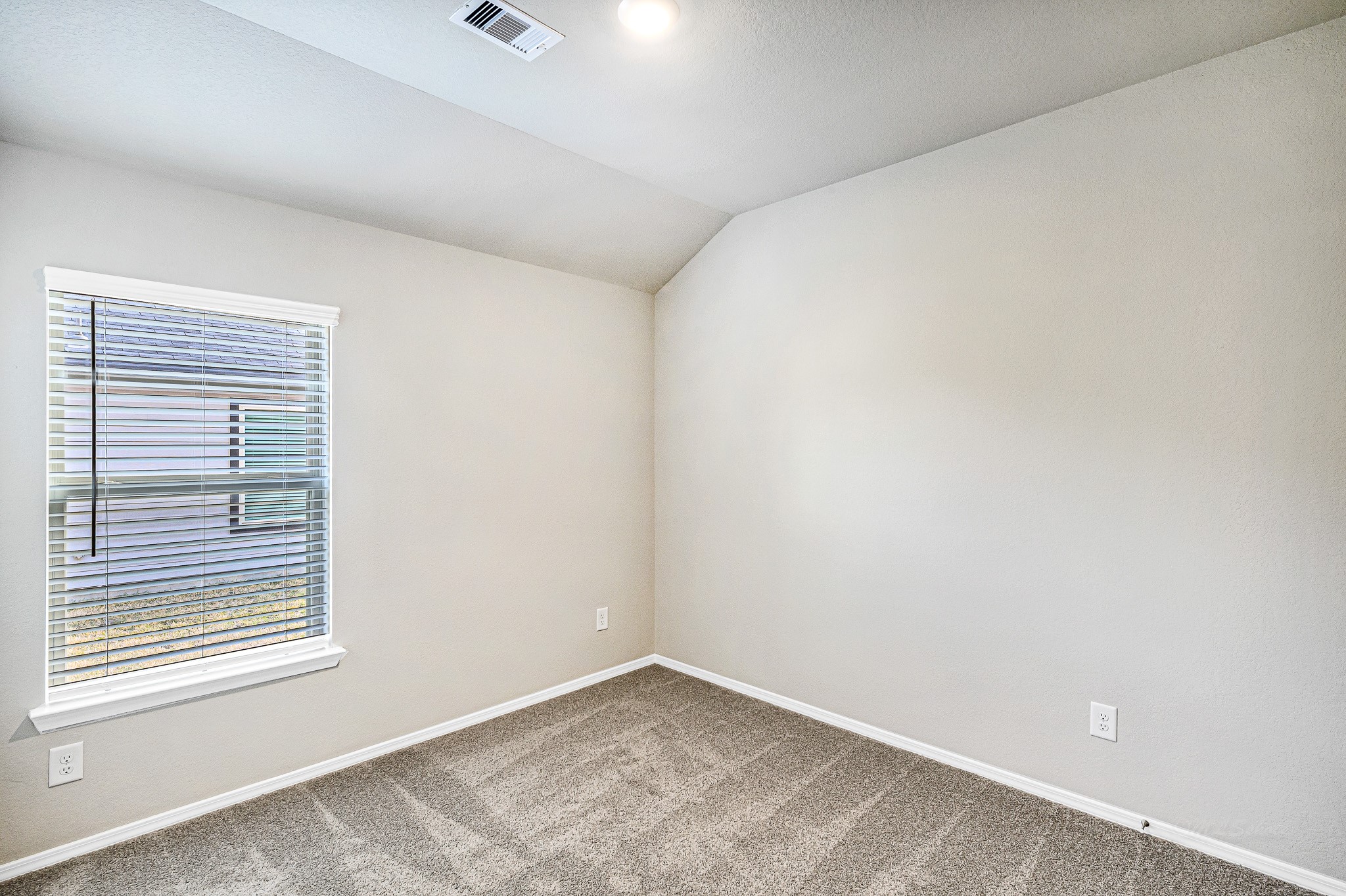 2106 Cedar Way Drive Property Photo 8