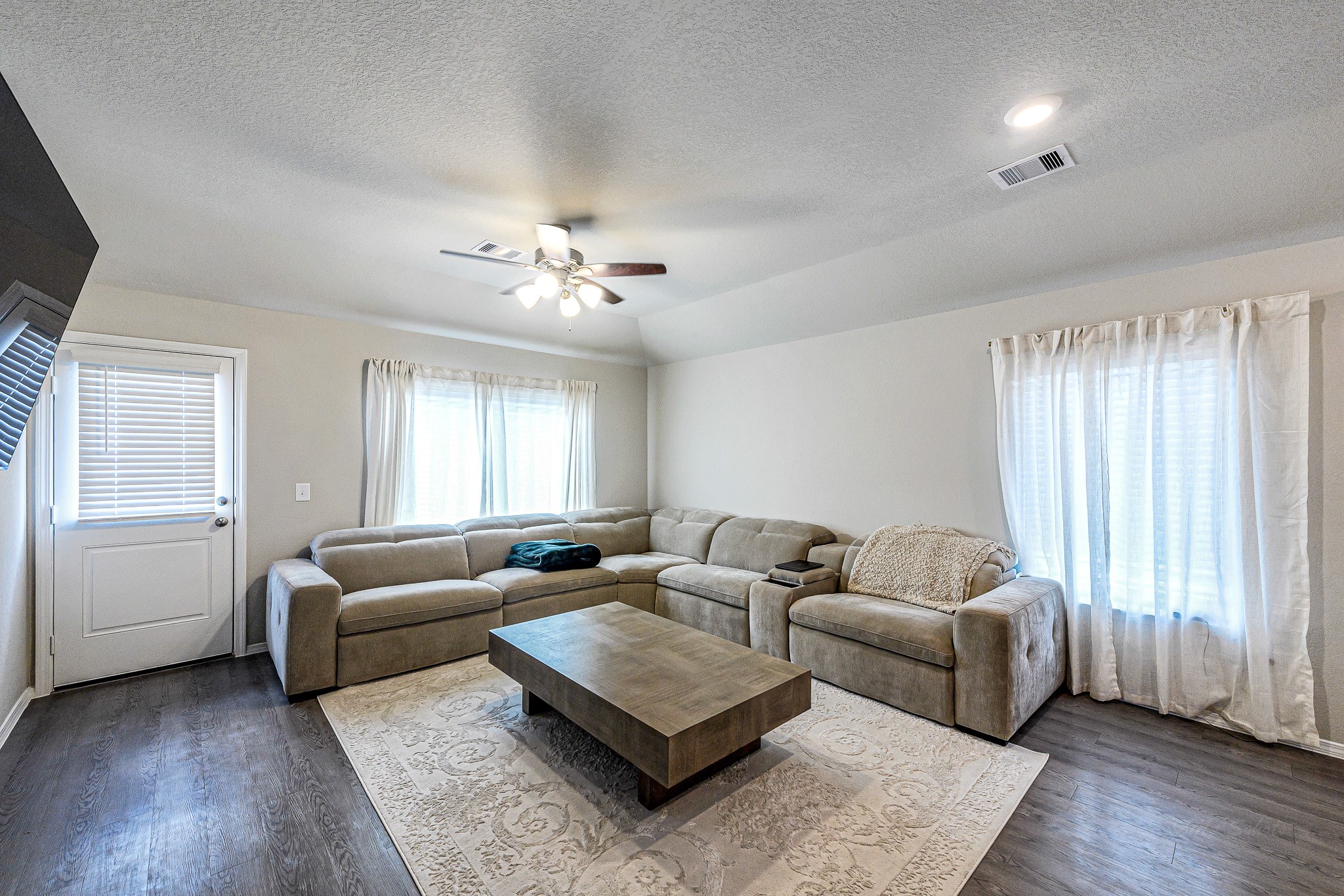 2106 Cedar Way Drive Property Photo 17
