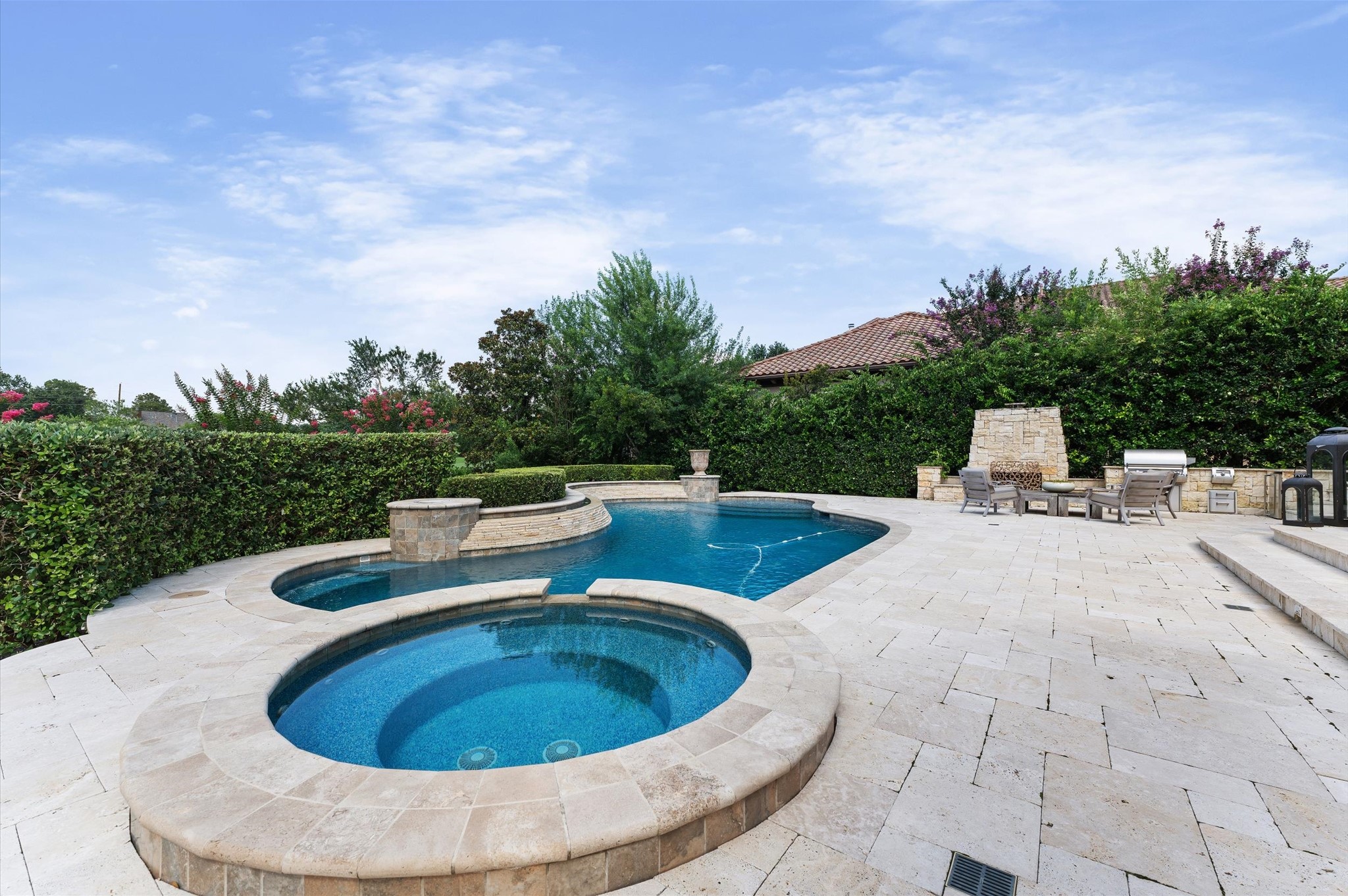4 Ellicott Way Property Photo 7