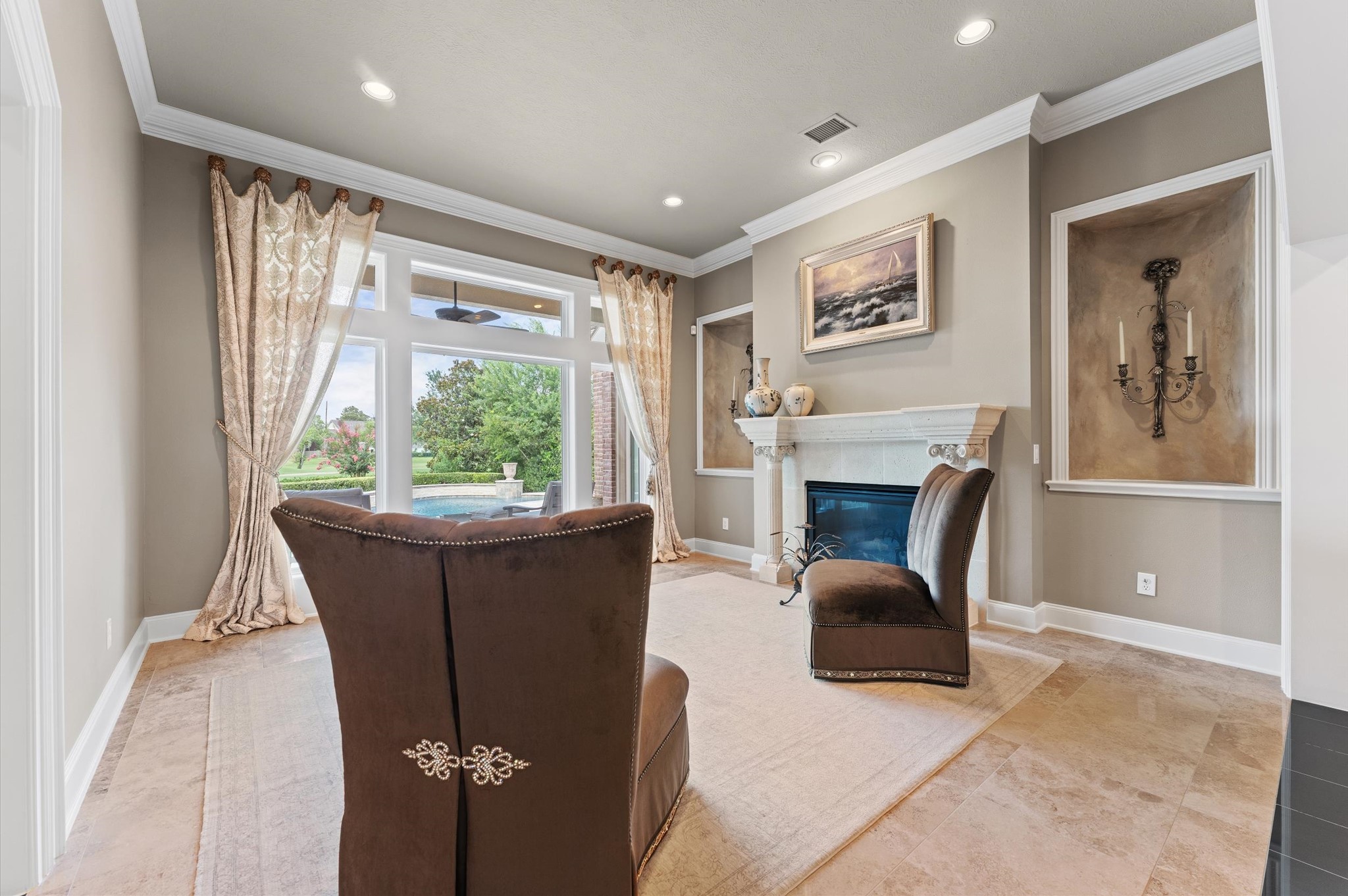 4 Ellicott Way Property Photo 10