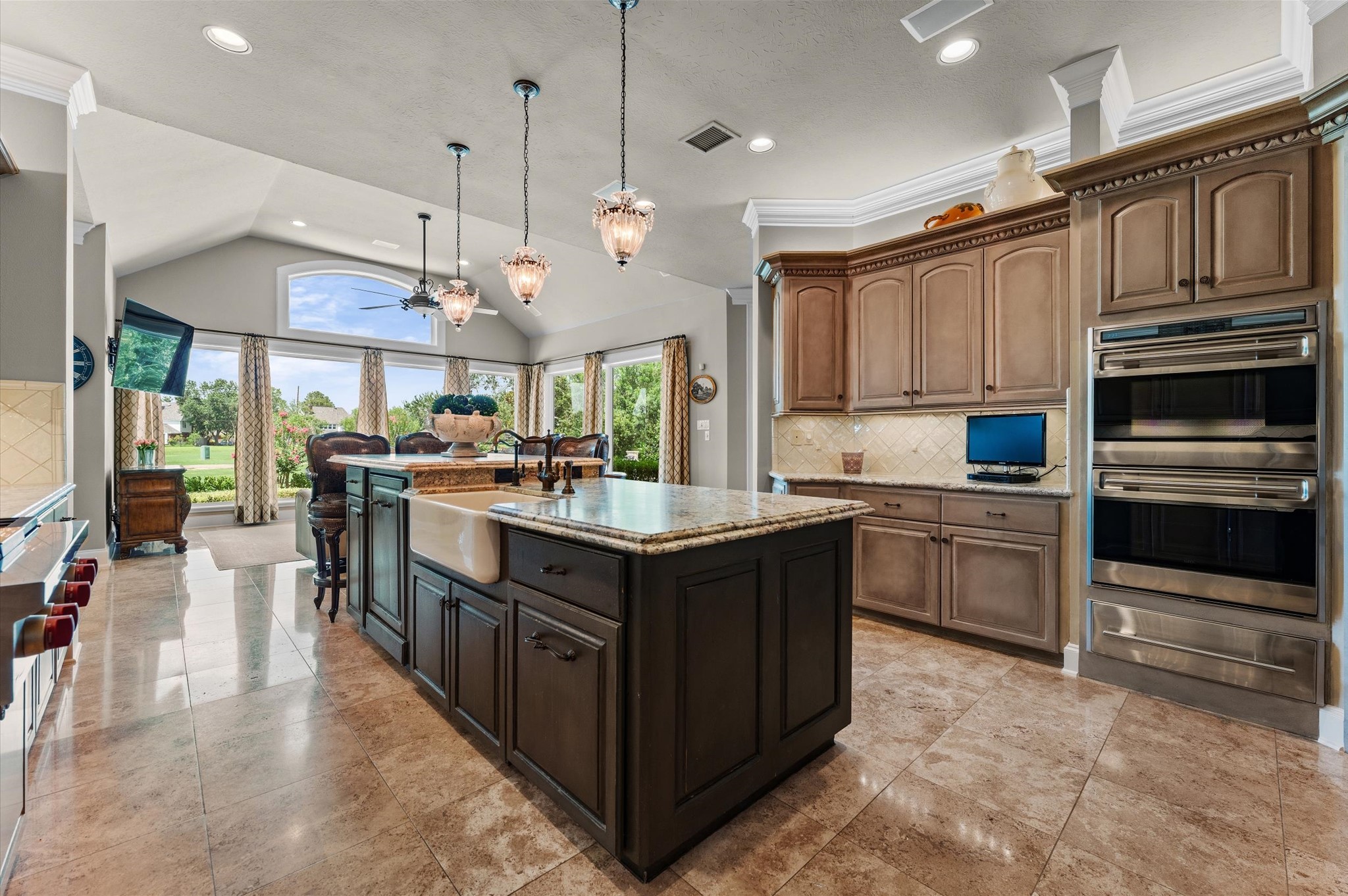 4 Ellicott Way Property Photo 15