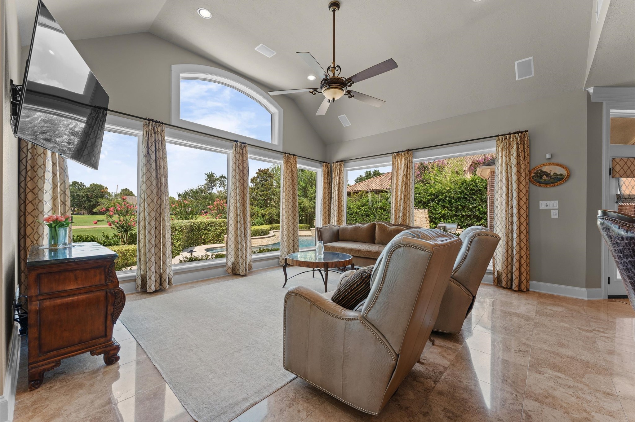 4 Ellicott Way Property Photo 23