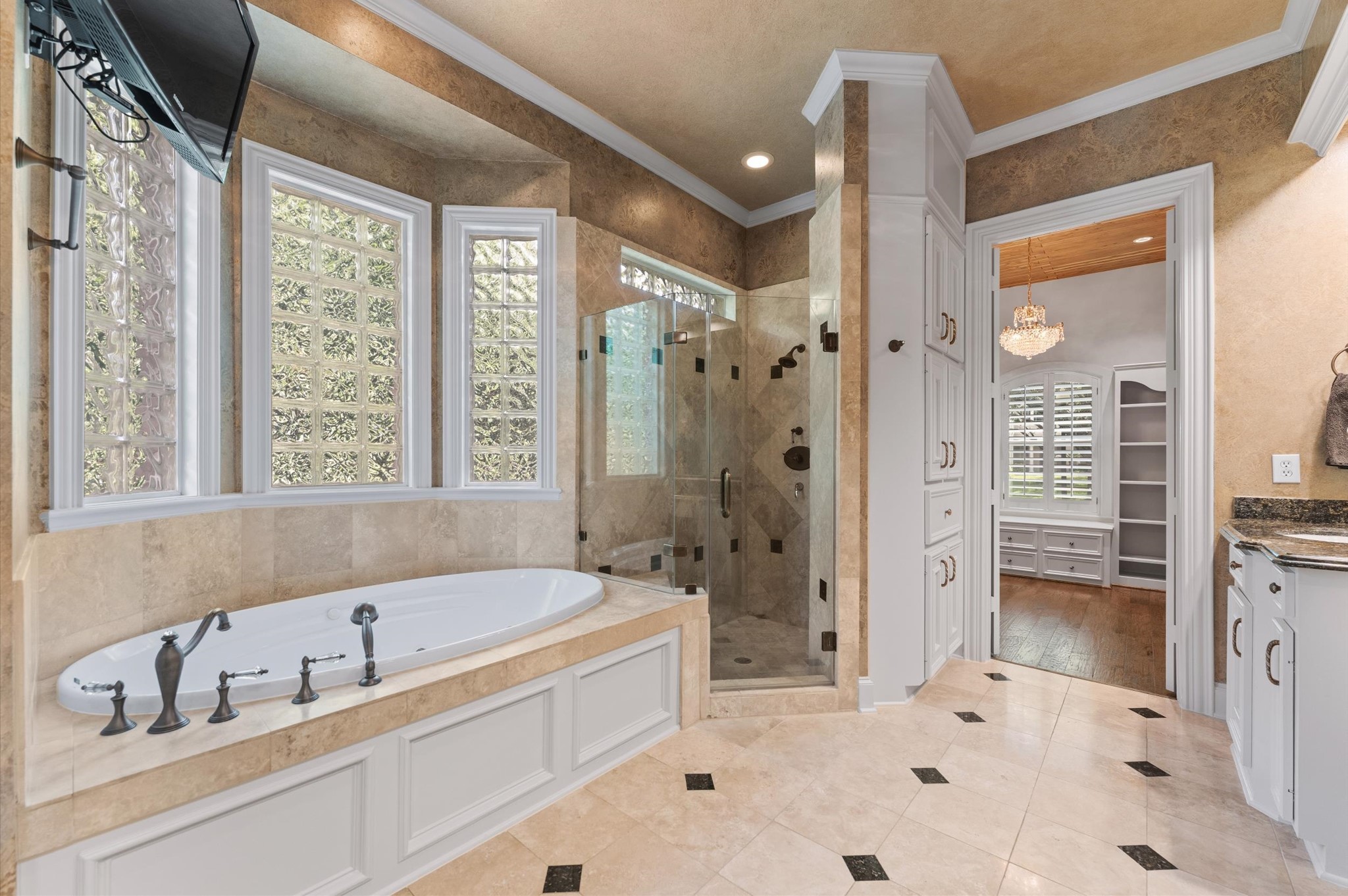 4 Ellicott Way Property Photo 28