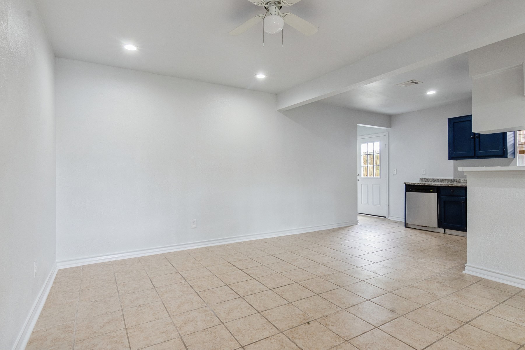 4505 Cochran Street Property Photo 3