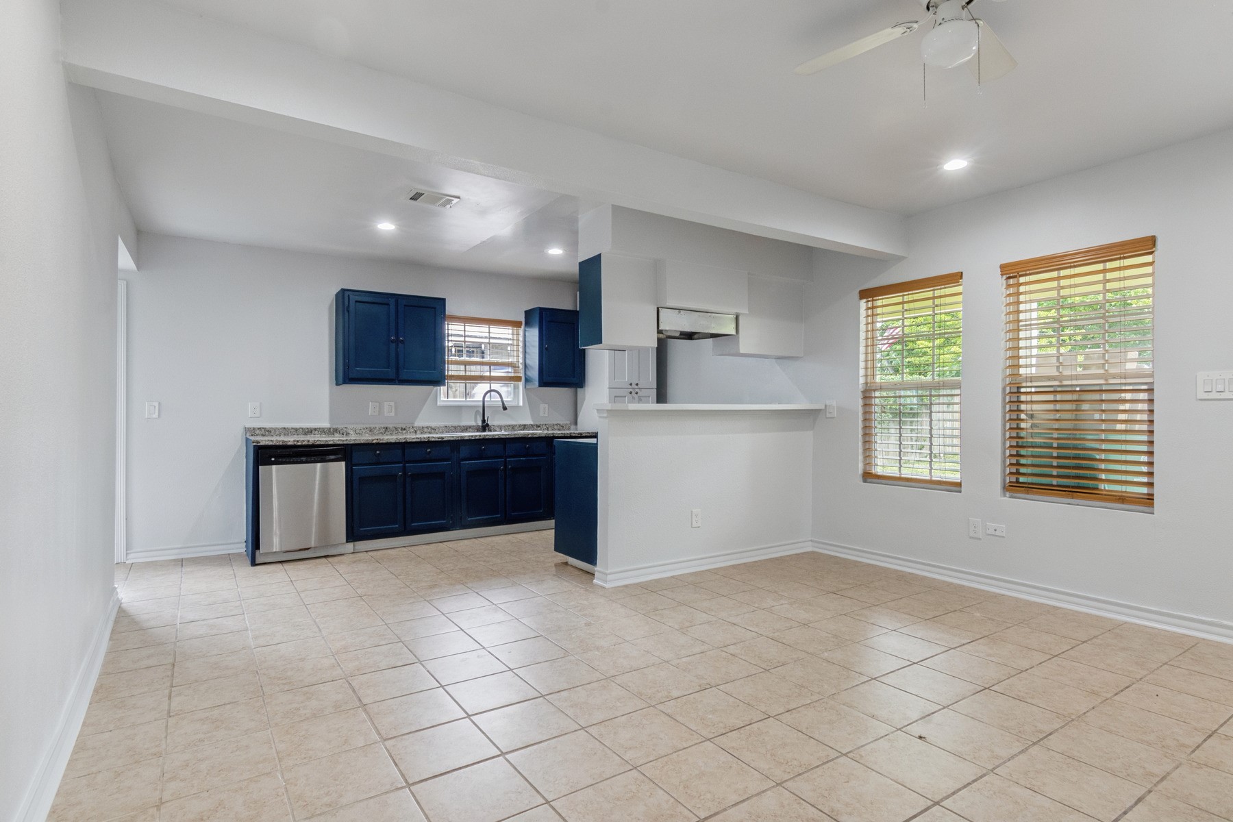 4505 Cochran Street Property Photo 5