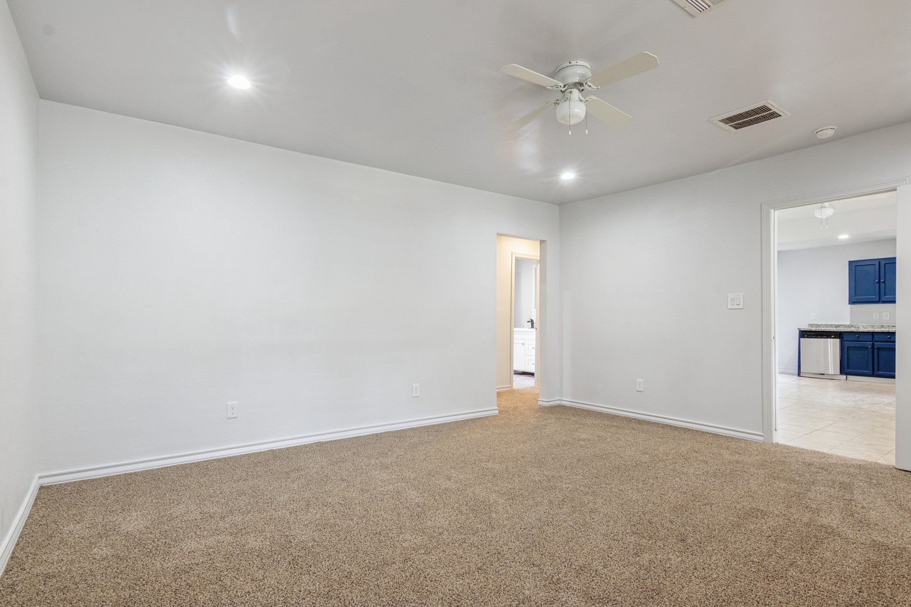 4505 Cochran Street Property Photo 13