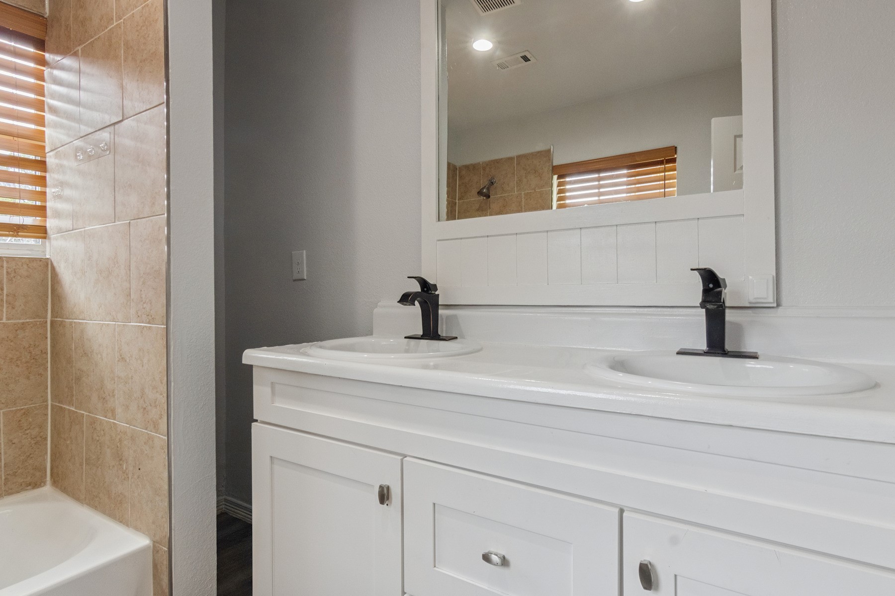 4505 Cochran Street Property Photo 15