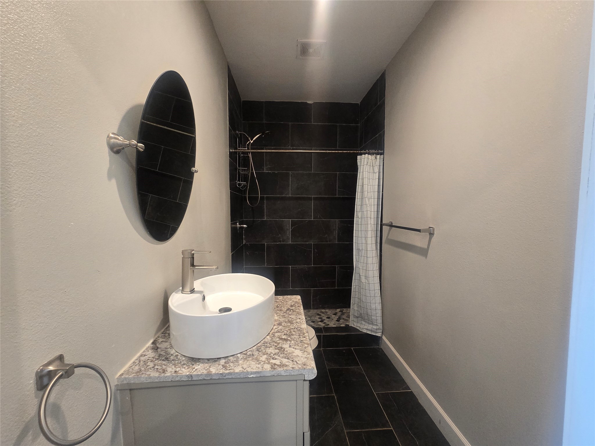 614 35th Street 2 Property Photo 5