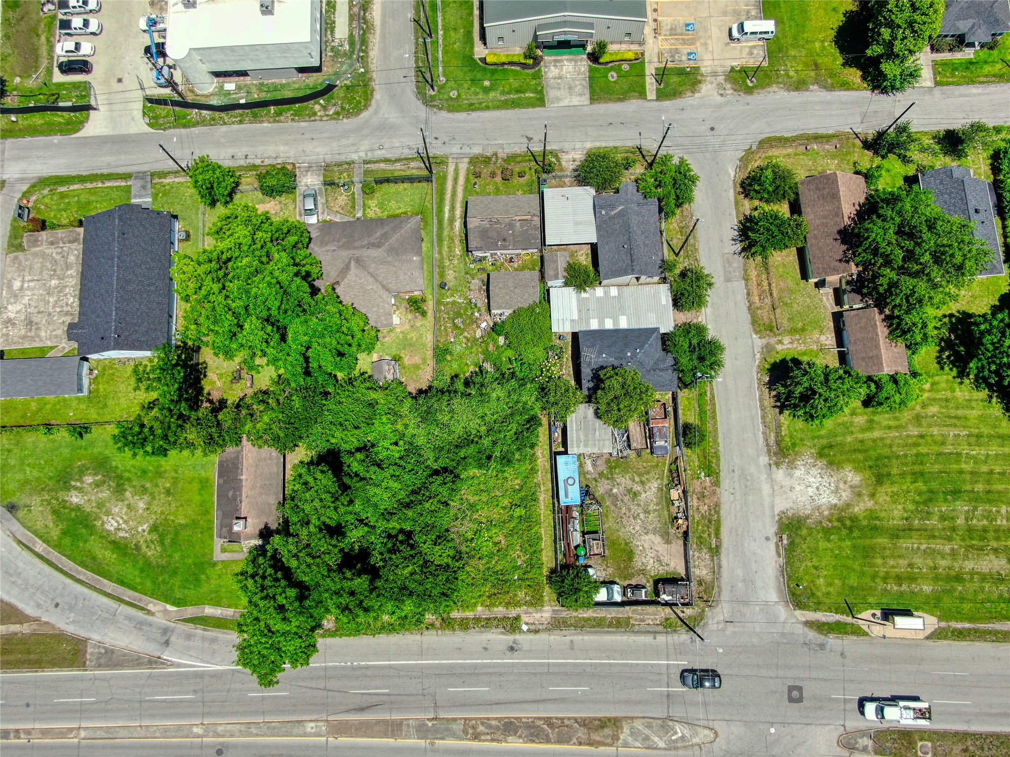 2508 Lockwood Drive Property Photo 4