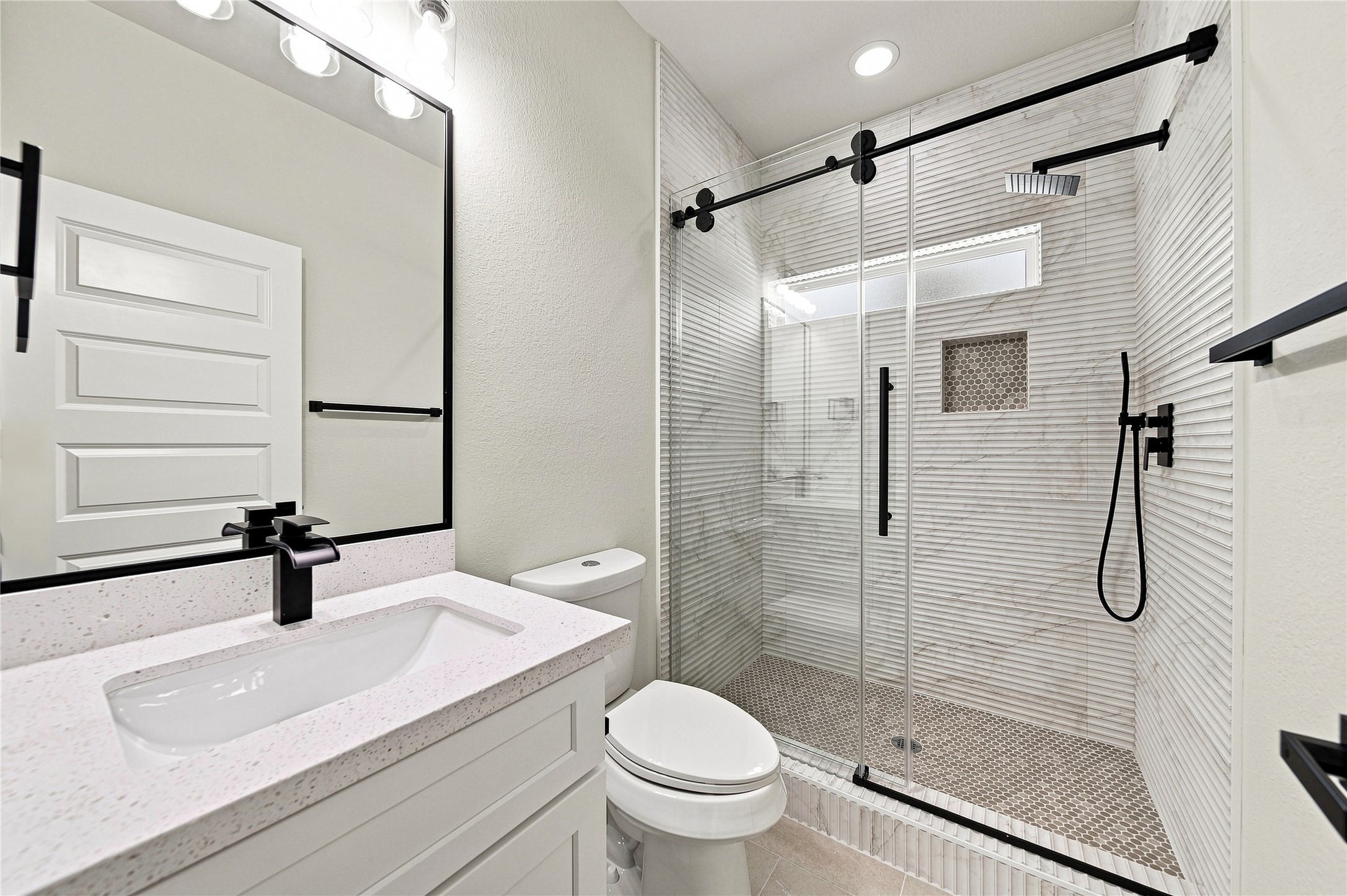 5610 Kittridge Street A Property Photo 22