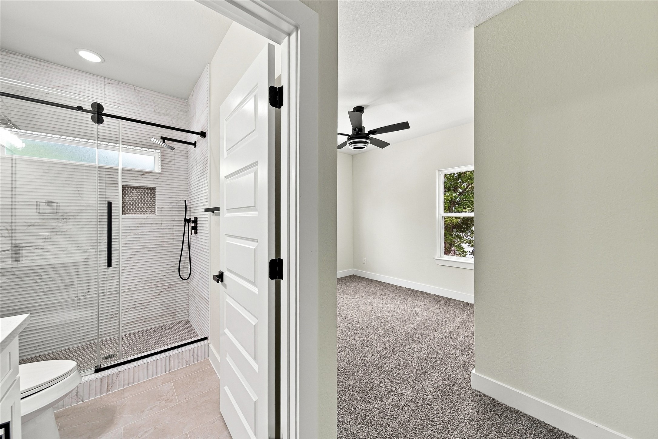 5610 Kittridge Street A Property Photo 23