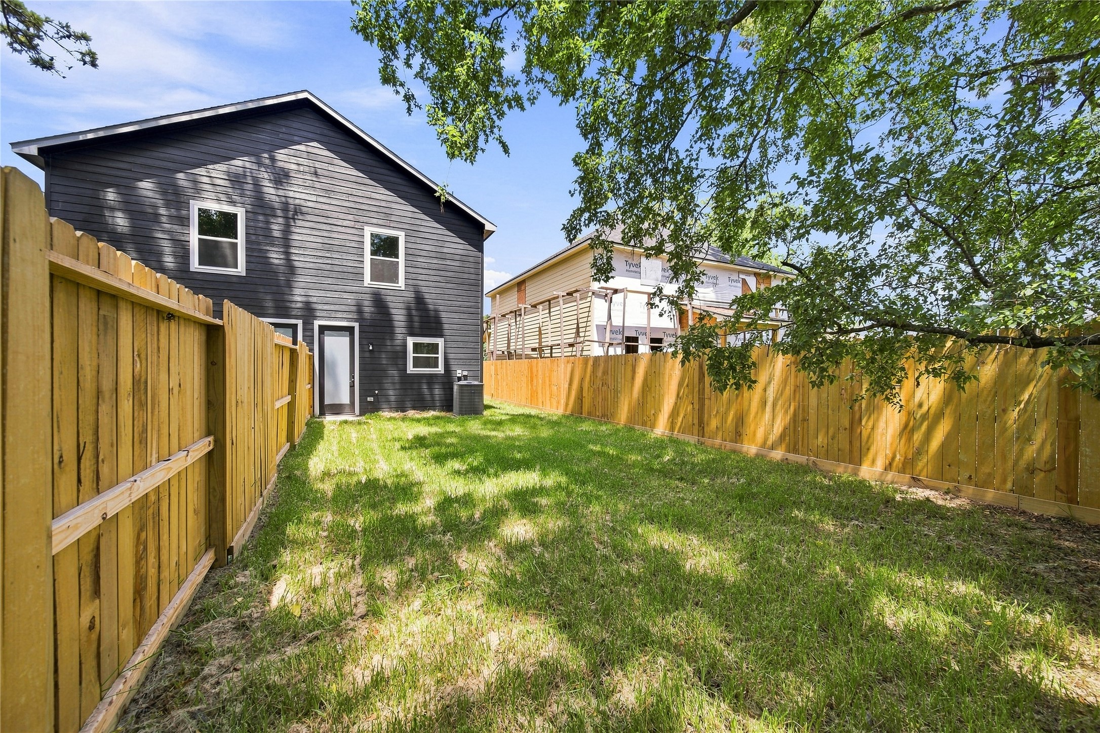 5610 Kittridge Street A Property Photo 26