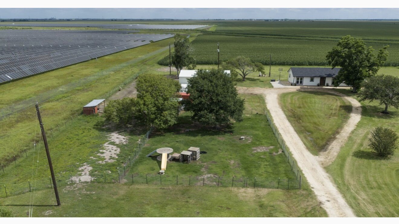 1737 County Road 425 Property Photo 3