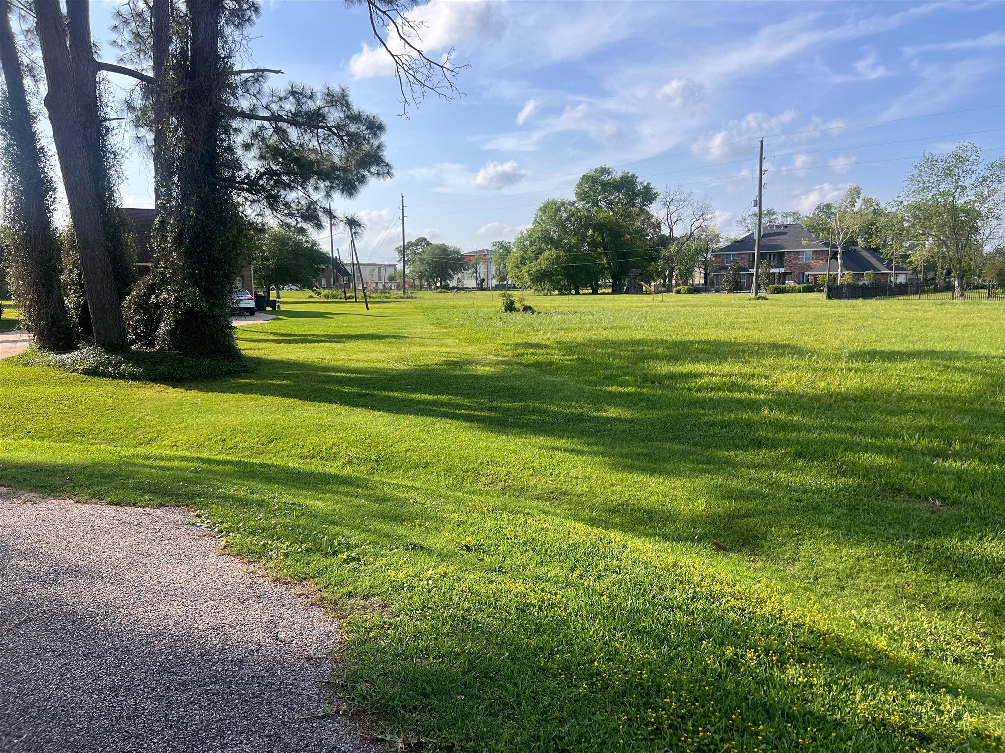00 Pin Oak Circle Property Photo 2