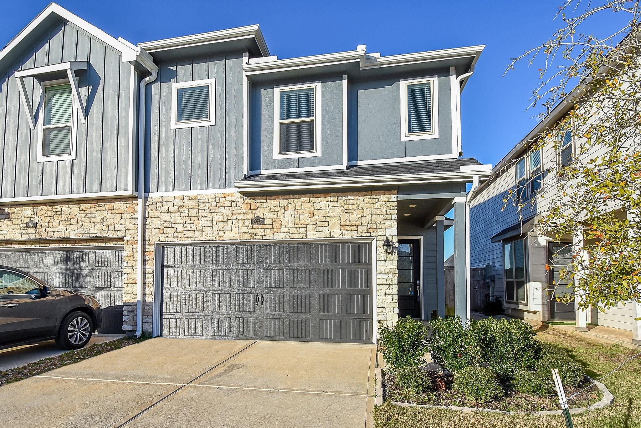 5646 Amber Brook Lane Property Photo 1