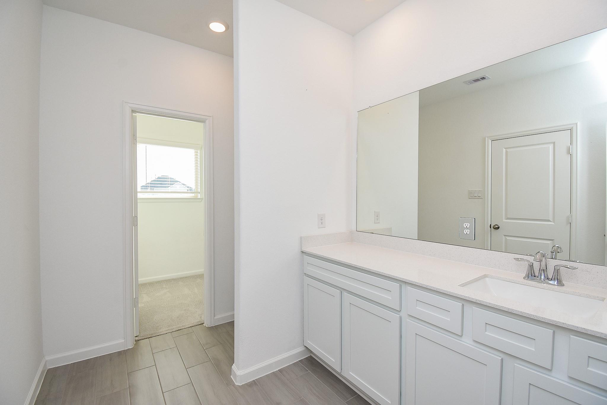 5646 Amber Brook Lane Property Photo 16