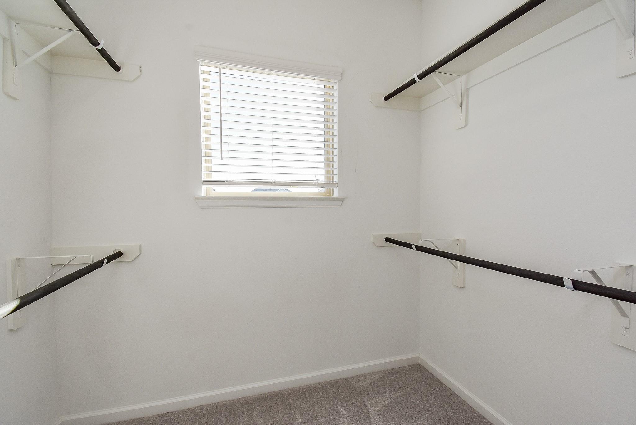 5646 Amber Brook Lane Property Photo 18