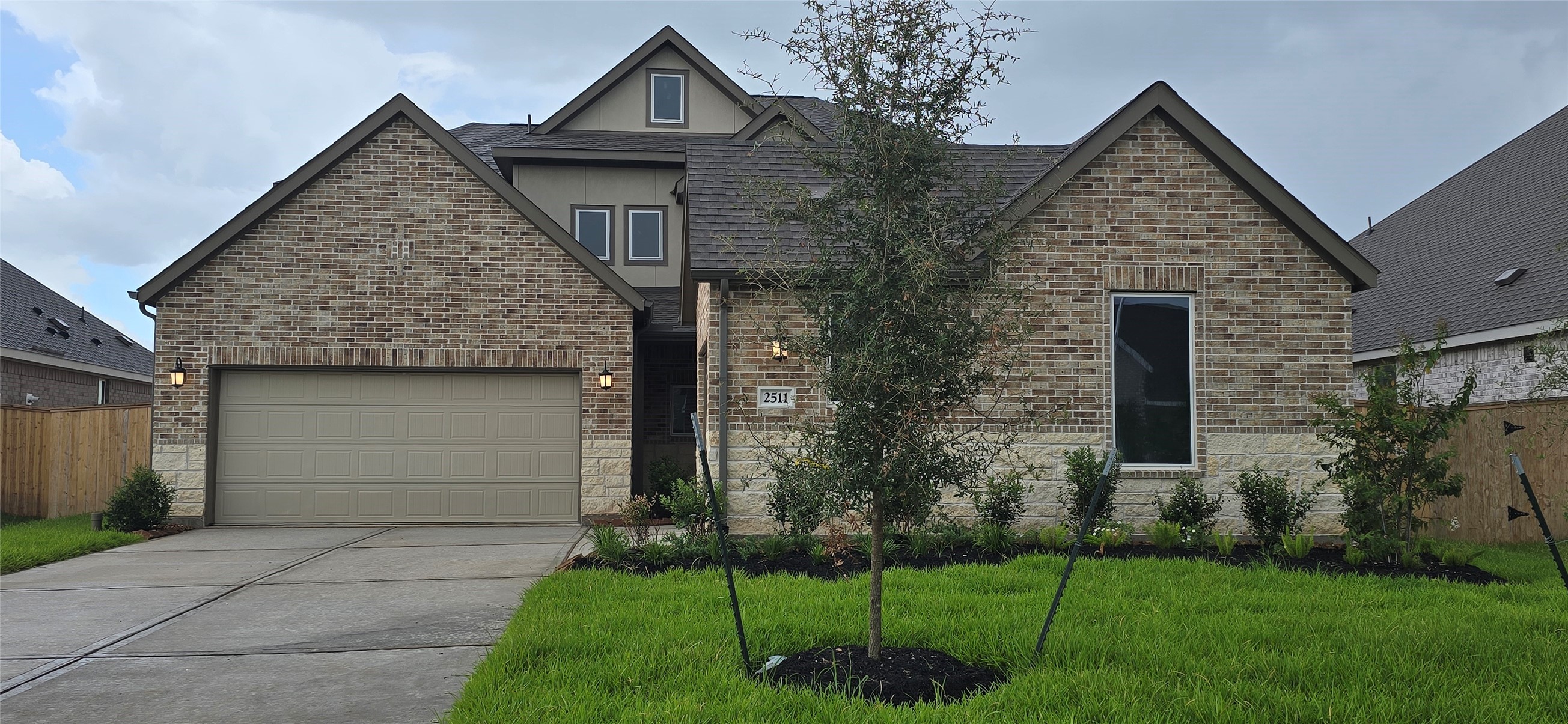 2511 Pine Bluff Drive Property Photo 1