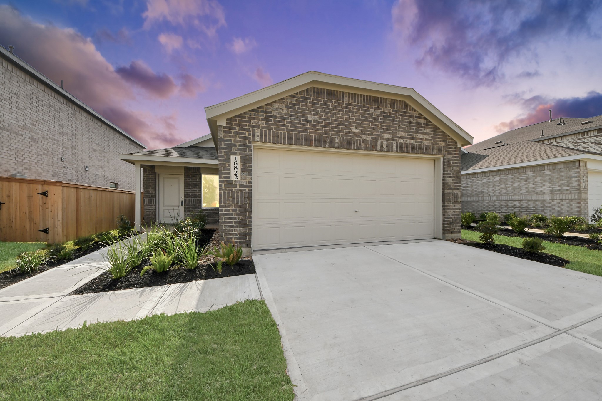 16822 Spotted Oak Drive Property Photo 1