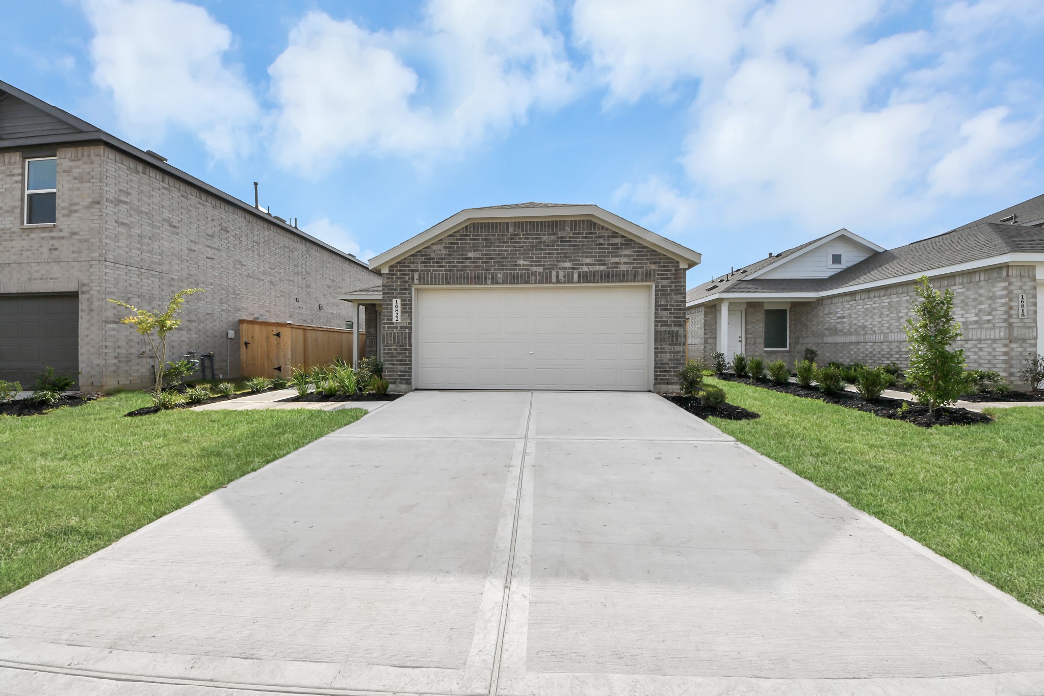 16822 Spotted Oak Drive Property Photo 5