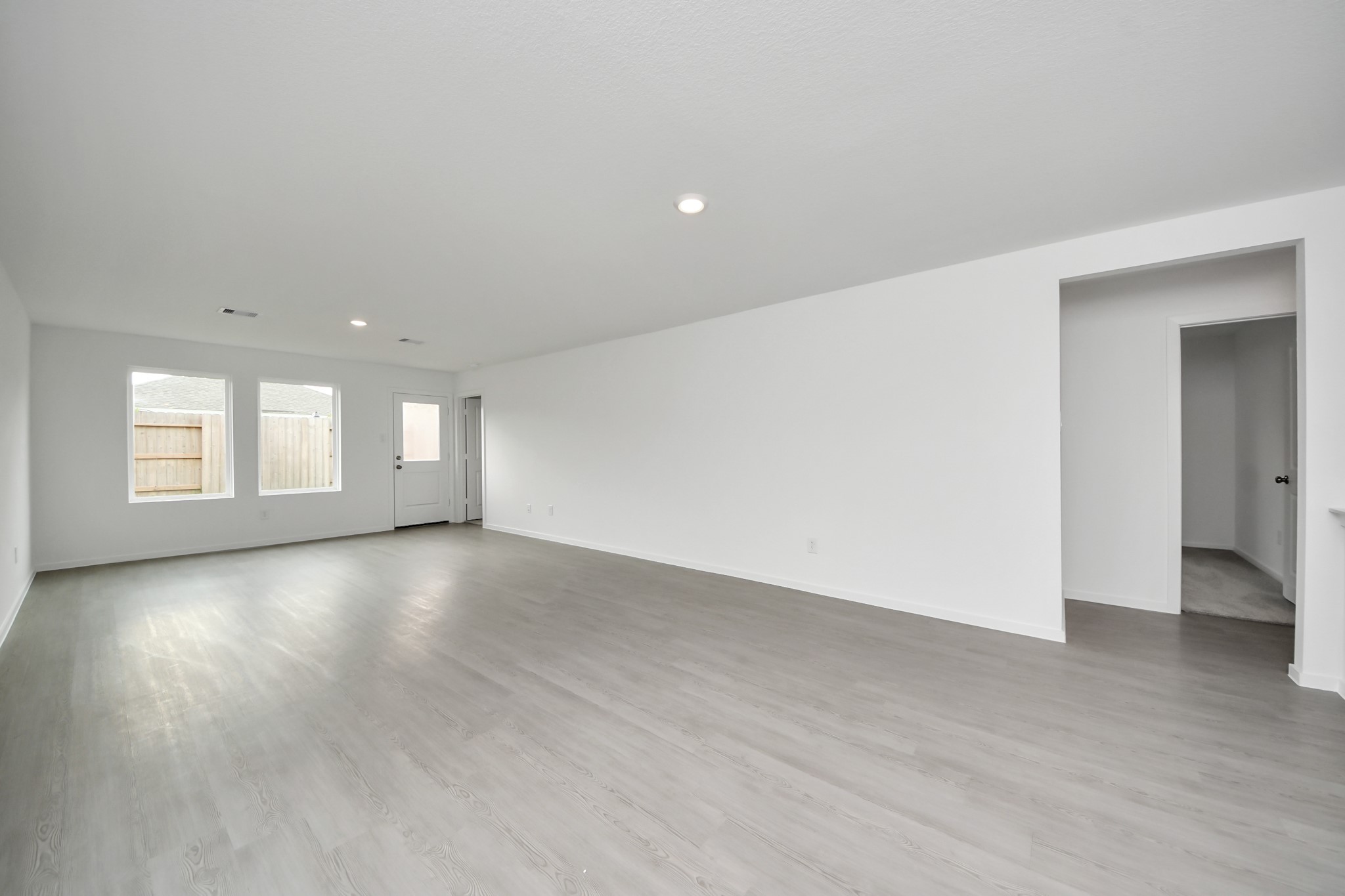 16822 Spotted Oak Drive Property Photo 7