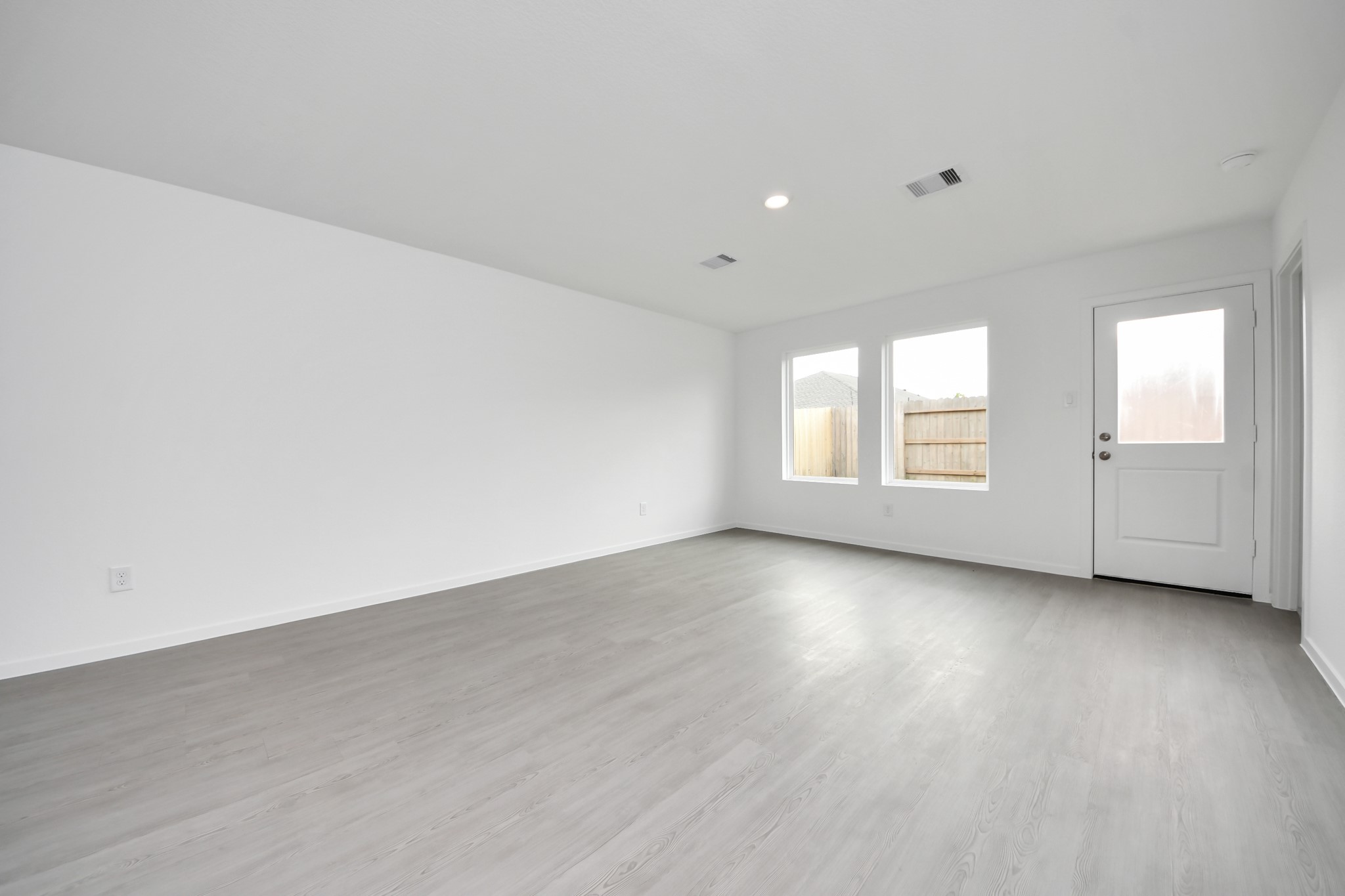 16822 Spotted Oak Drive Property Photo 8