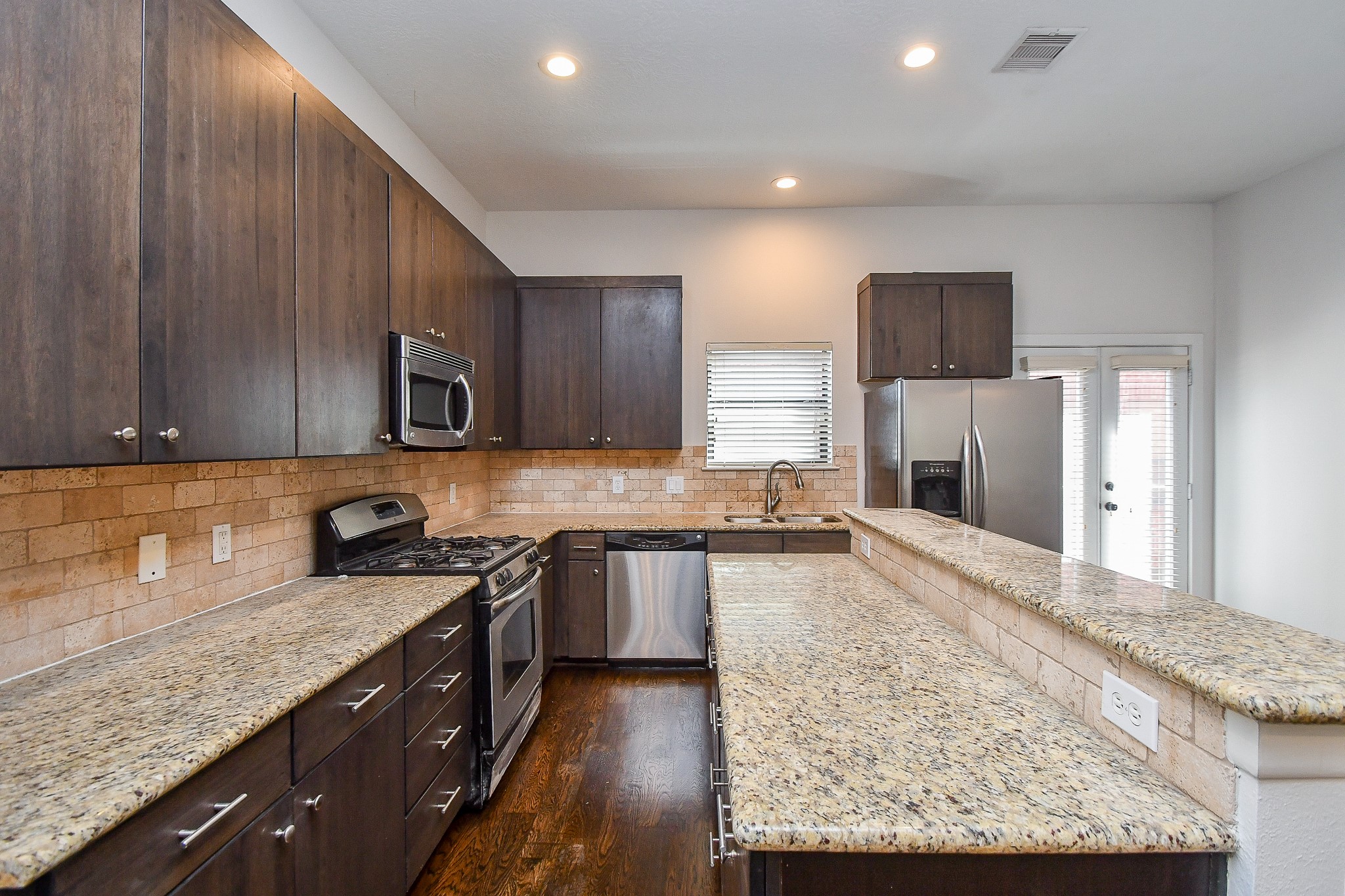 2422 Navigation Boulevard A Property Photo 5