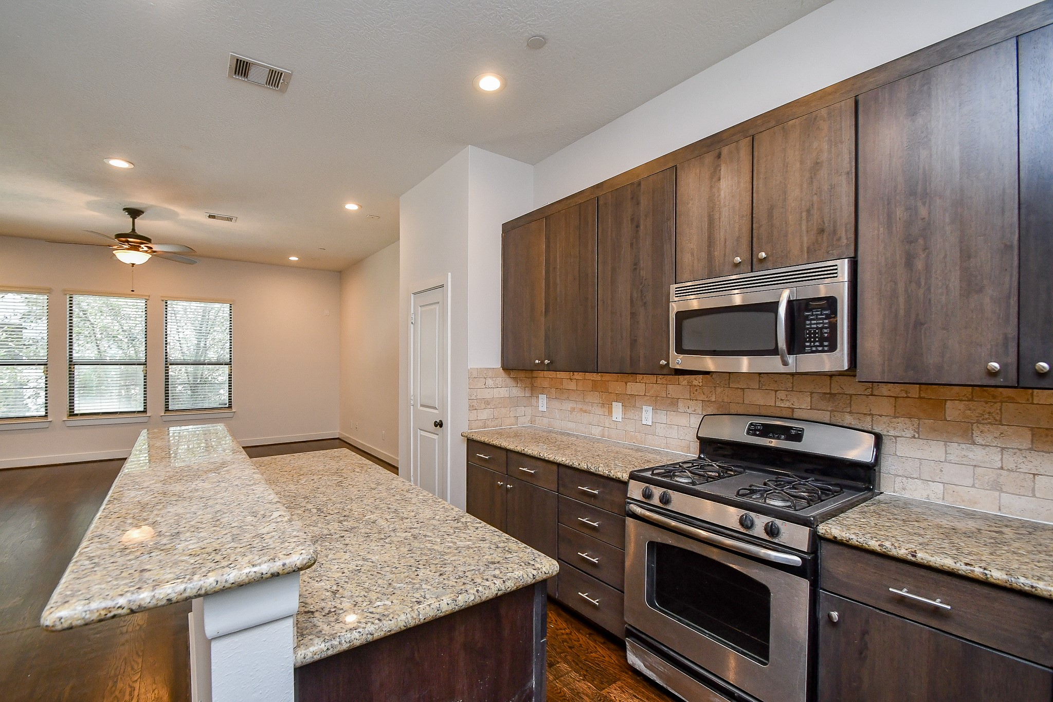 2422 Navigation Boulevard A Property Photo 6