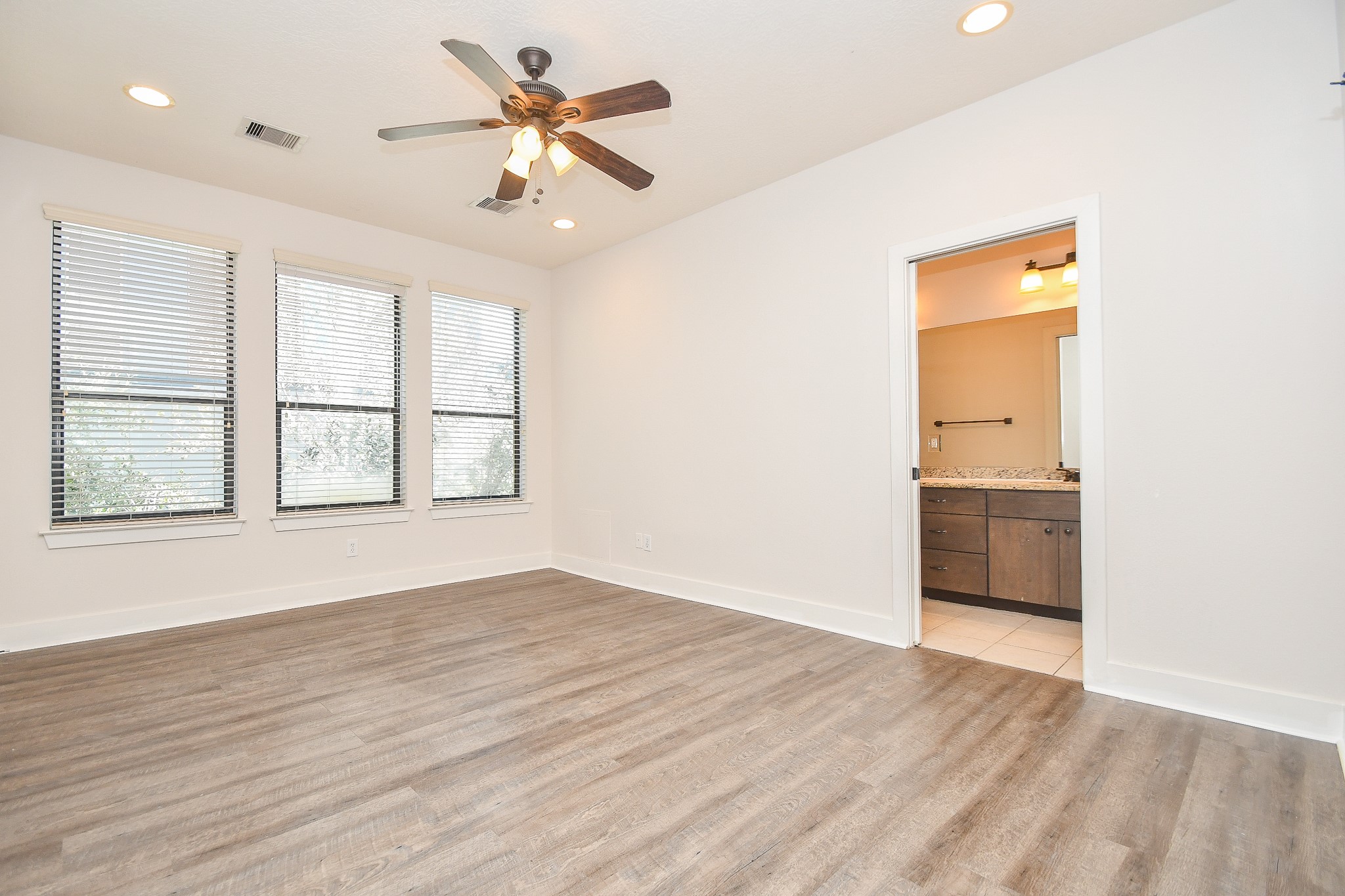 2422 Navigation Boulevard A Property Photo 17