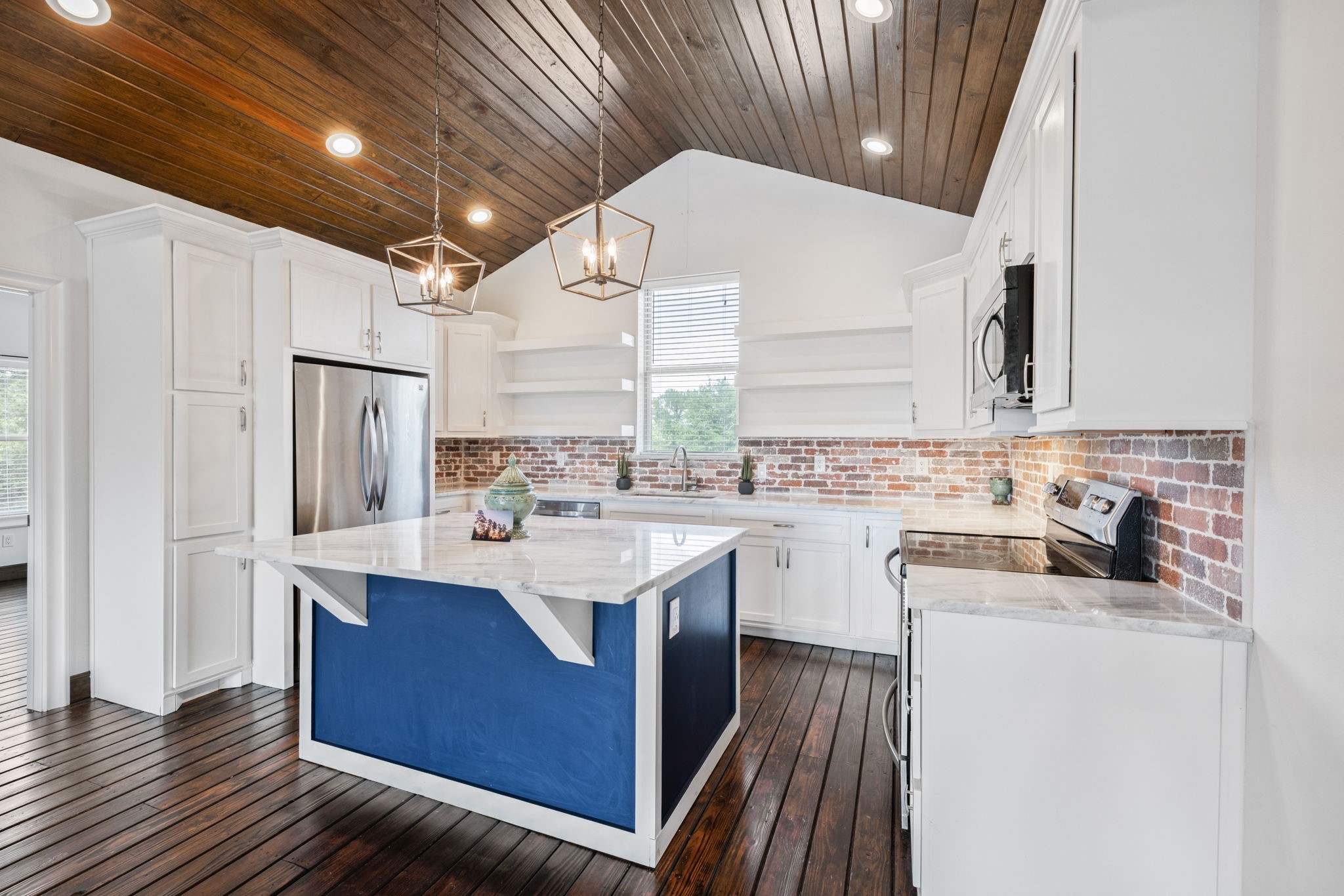 972 Fm 1696 Road W Property Photo 6