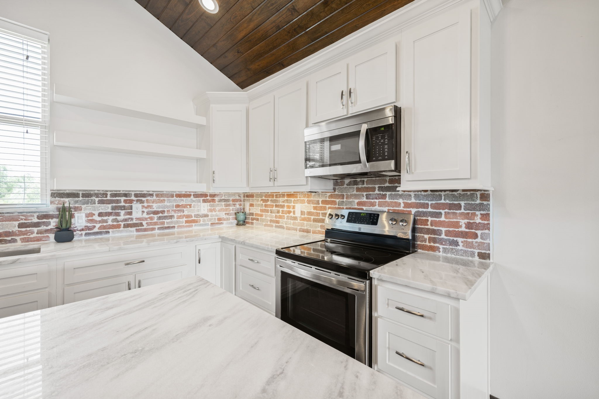 972 Fm 1696 Road W Property Photo 17