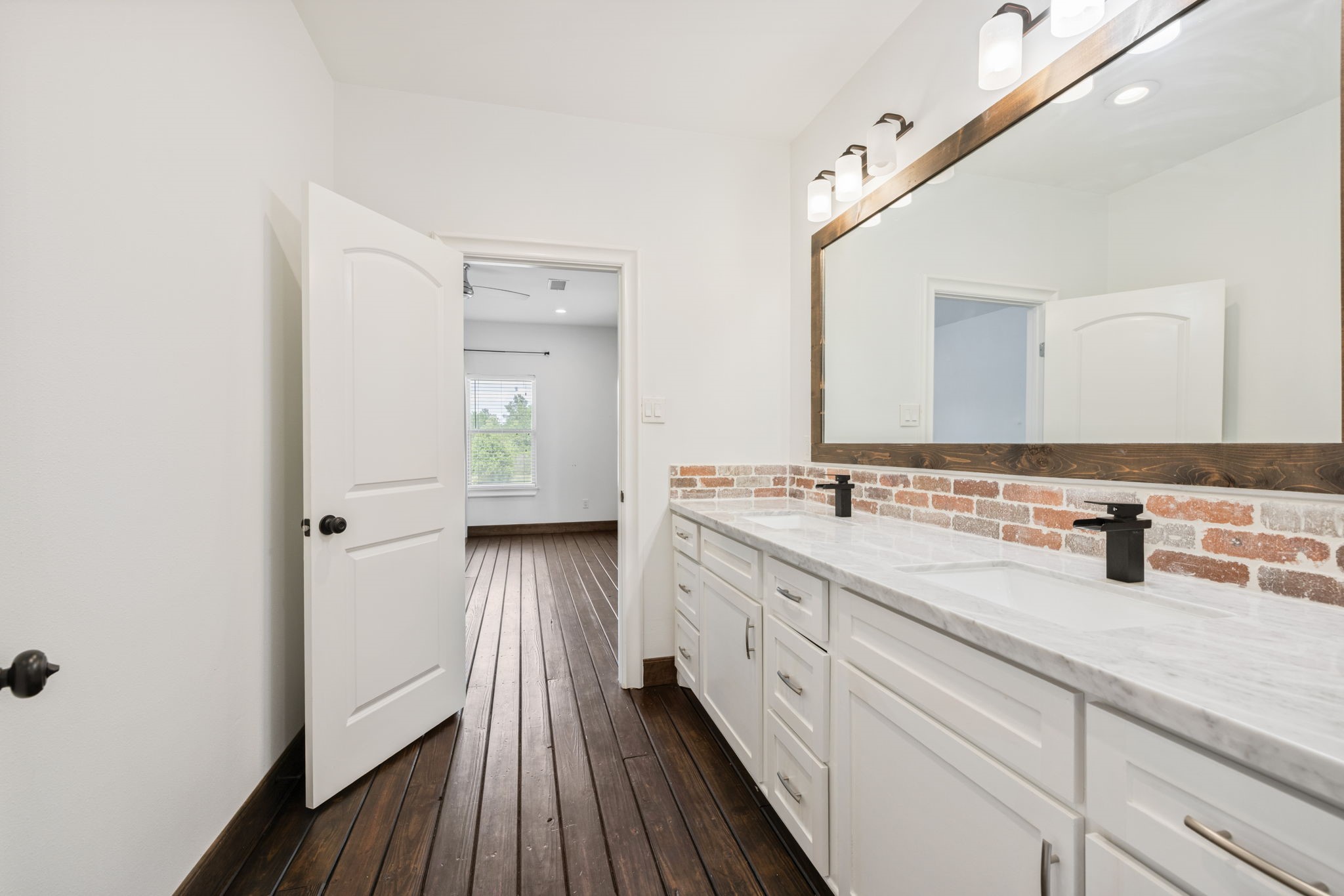 972 Fm 1696 Road W Property Photo 21