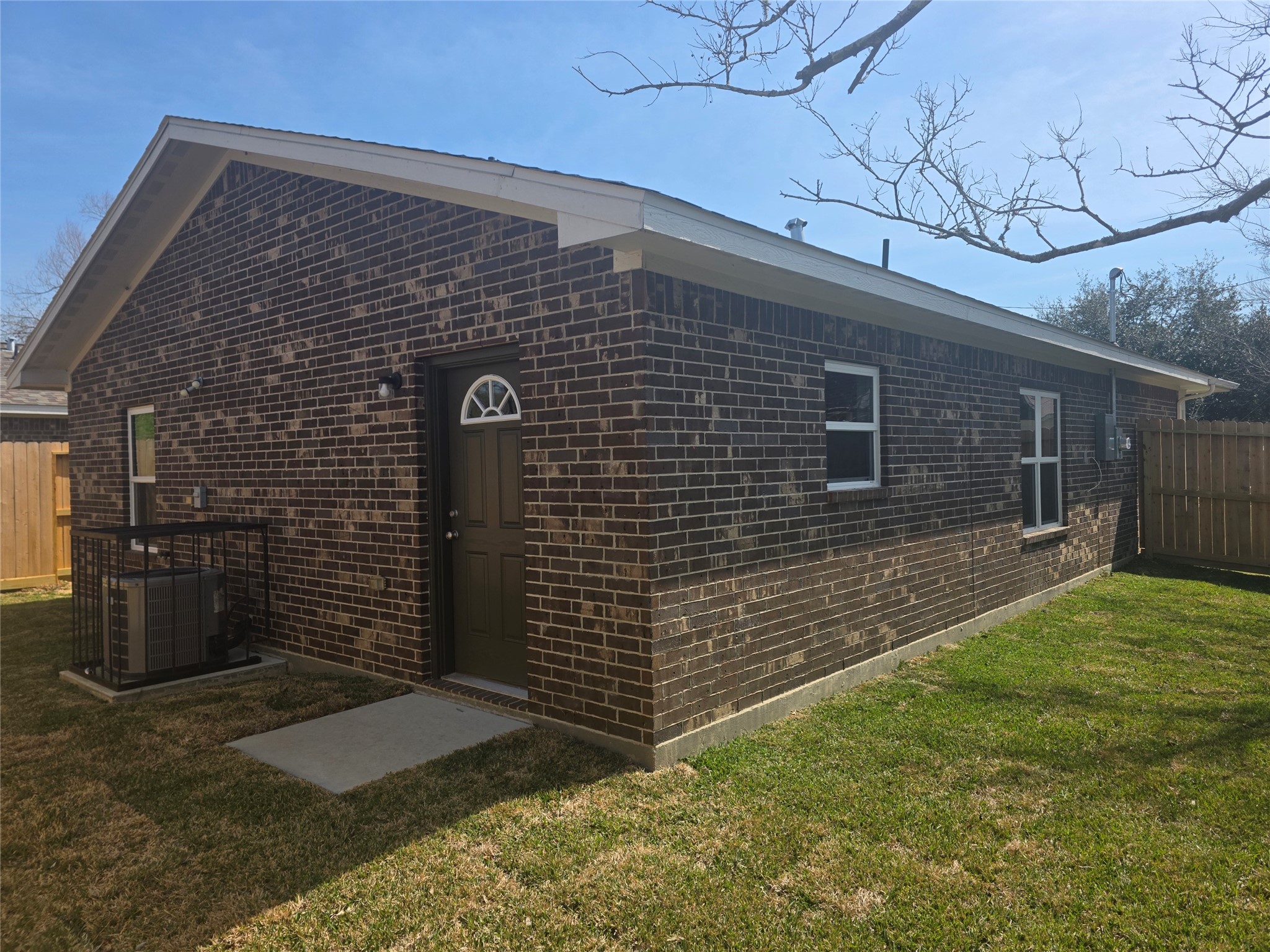 9827 Pelsey Street Property Photo 9