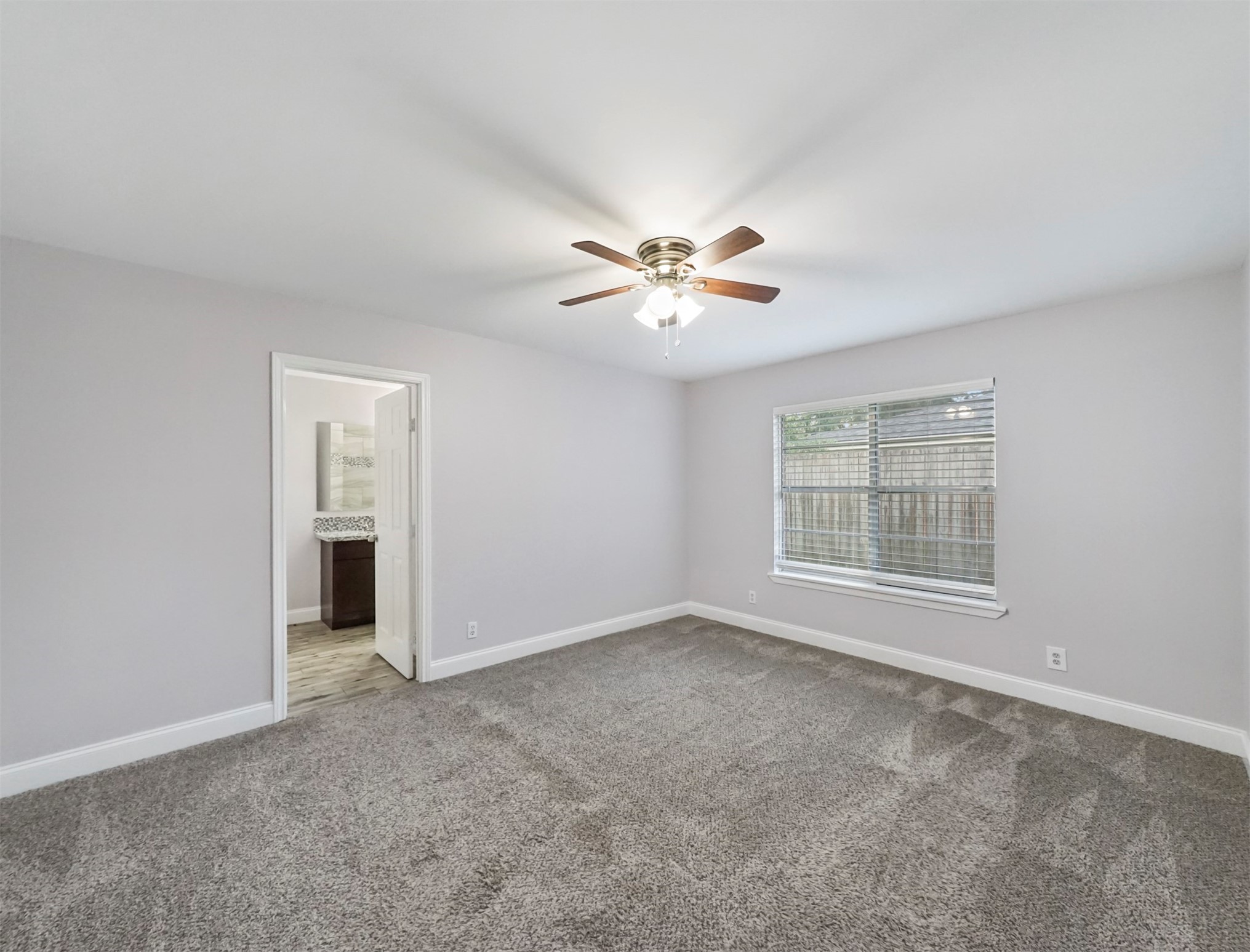 901 Aster Drive Property Photo 8