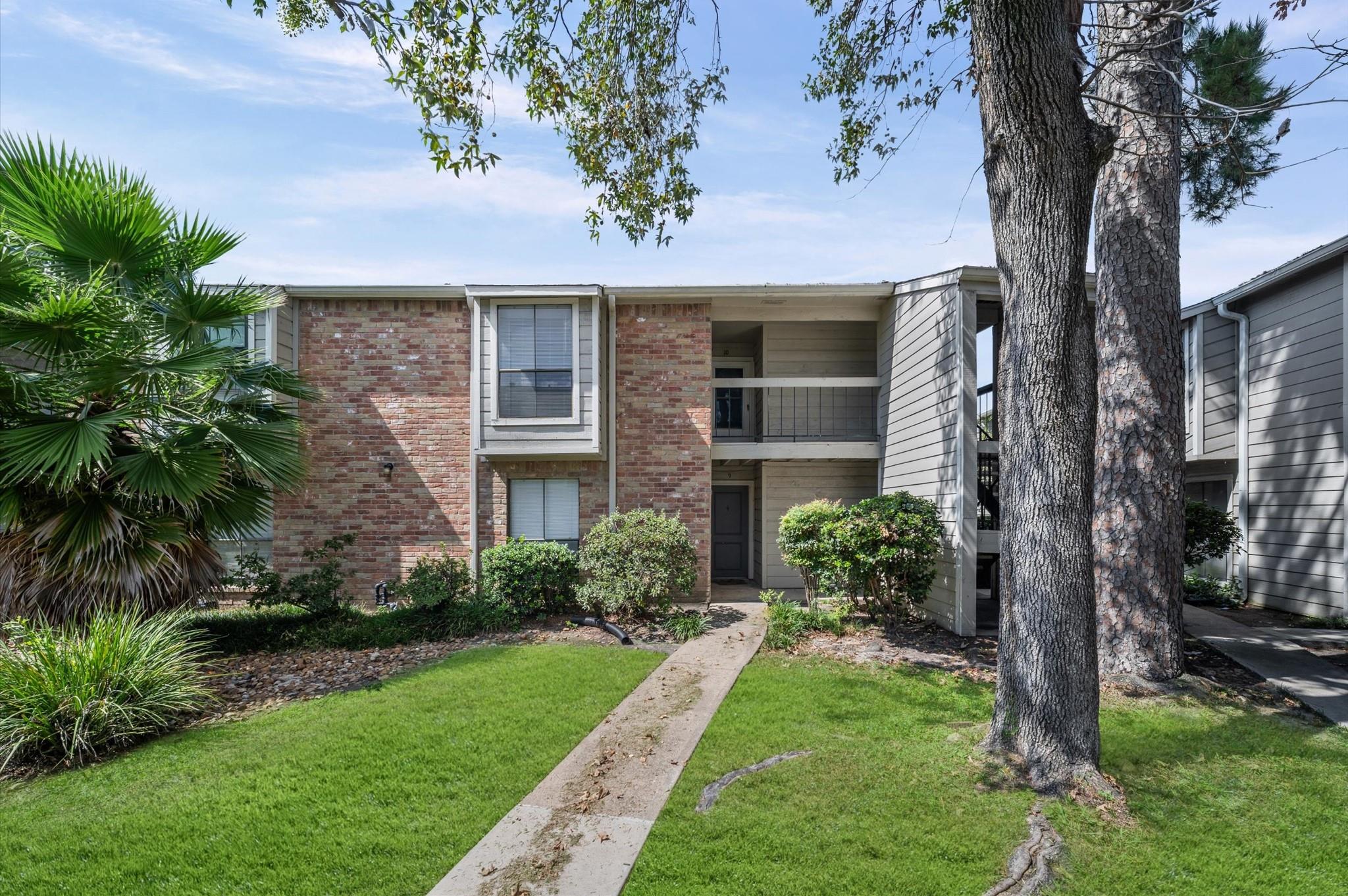 17331 Red Oak Drive # 10, Houston Tx 77090 Property Photo 1