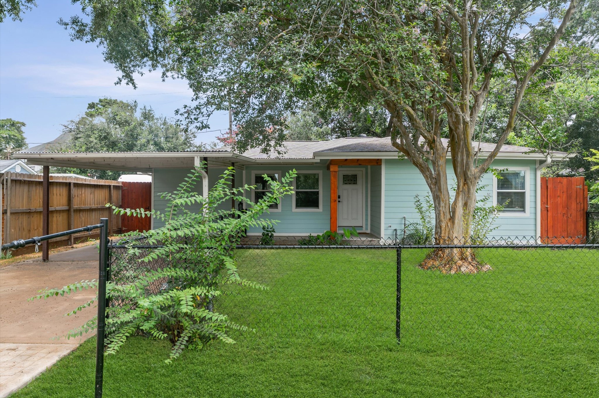 4919 Donald Street Property Photo 1