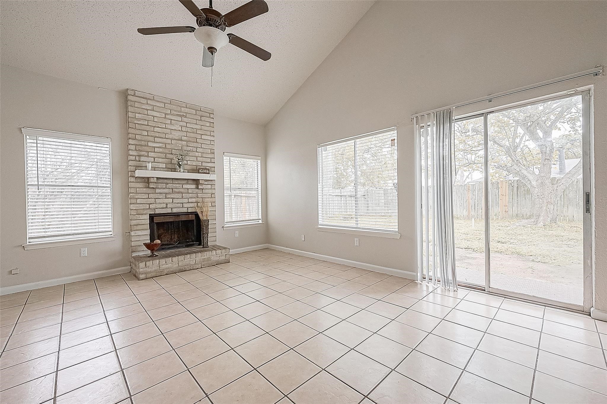 7415 Colima Drive Property Photo 4