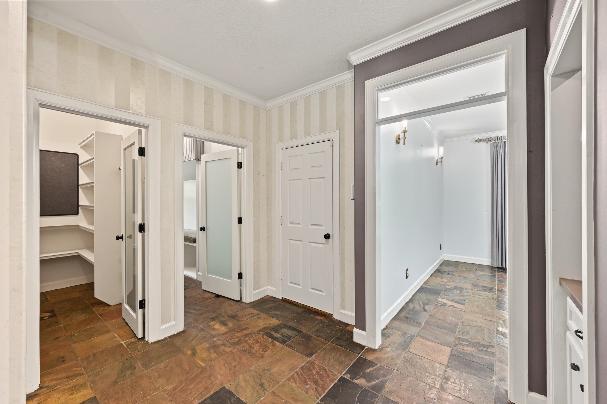 10933 Lake Forest Drive Property Photo 15