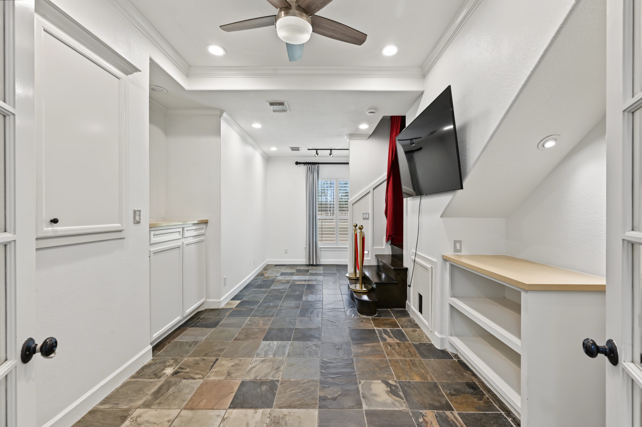 10933 Lake Forest Drive Property Photo 25