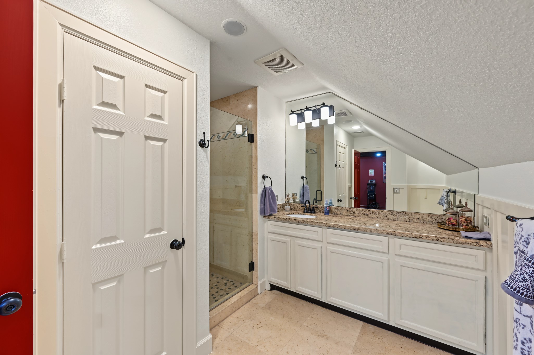 10933 Lake Forest Drive Property Photo 29