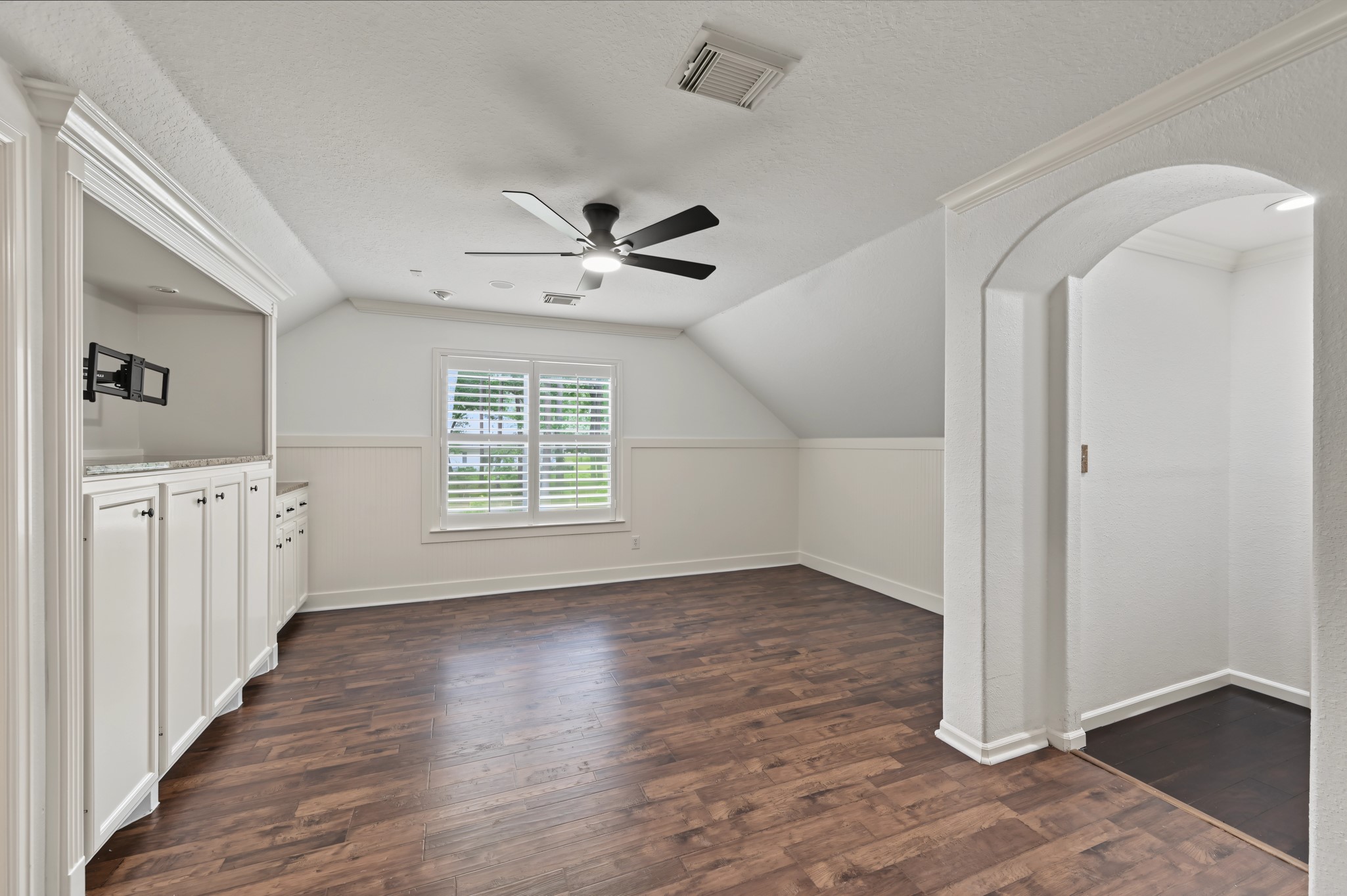 10933 Lake Forest Drive Property Photo 35