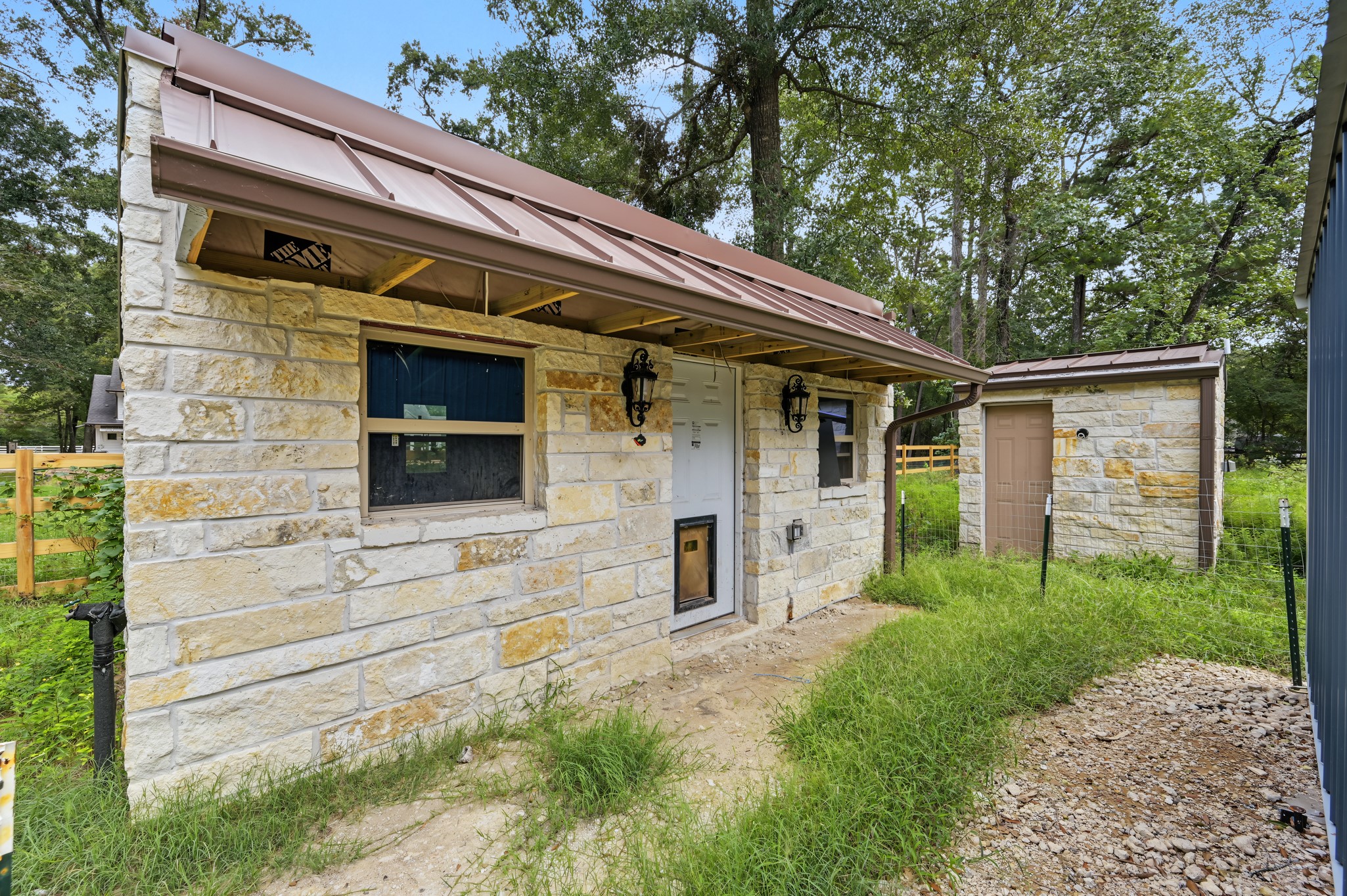 10933 Lake Forest Drive Property Photo 40