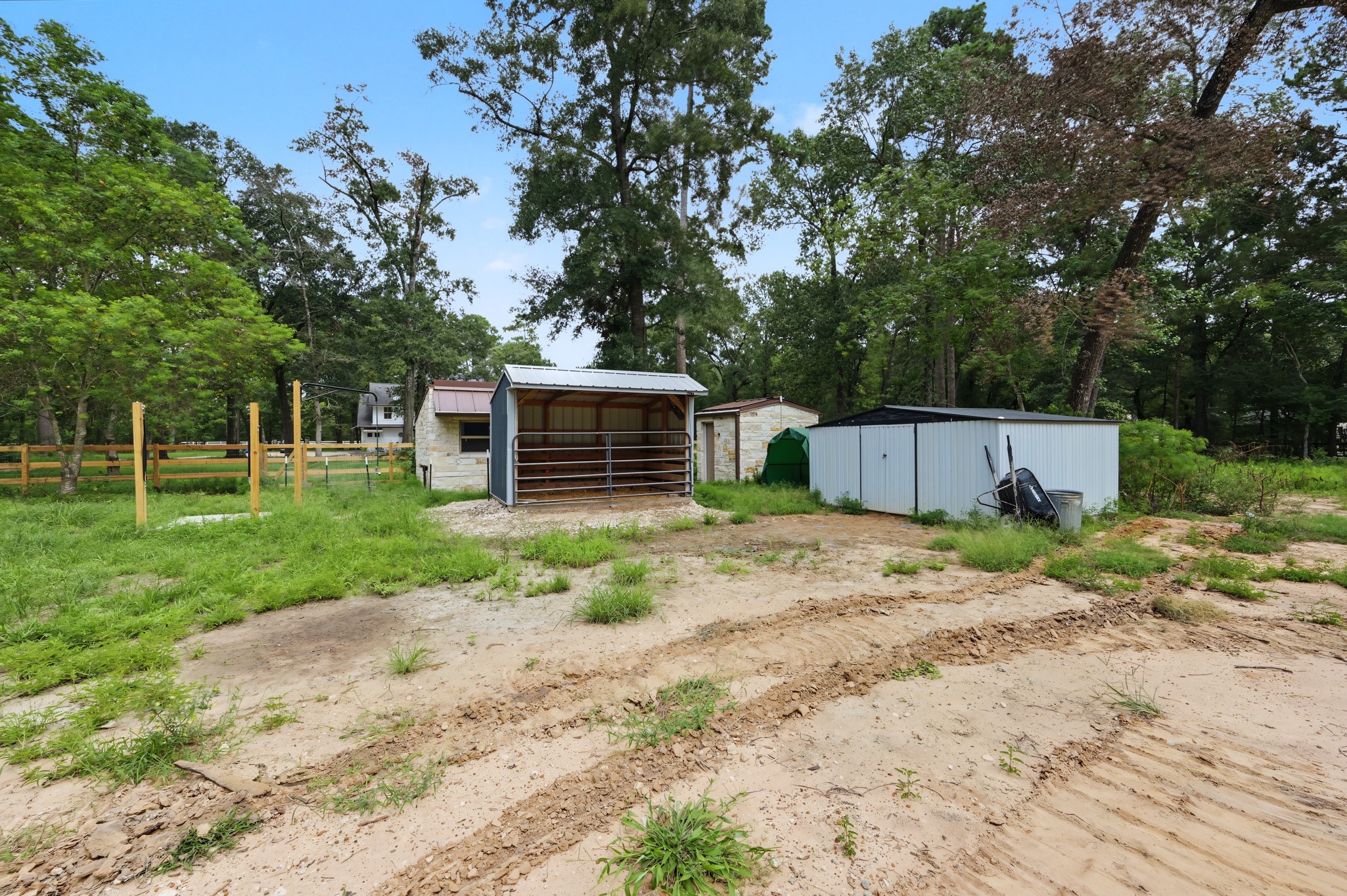10933 Lake Forest Drive Property Photo 42