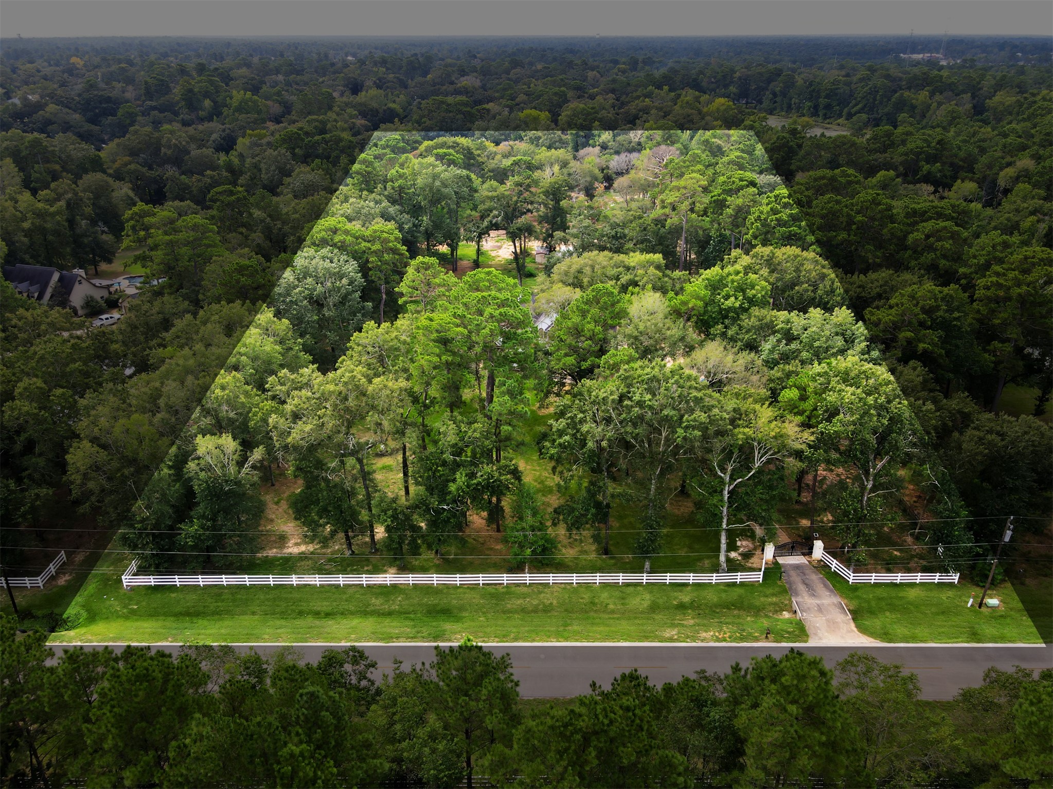 10933 Lake Forest Drive Property Photo 46